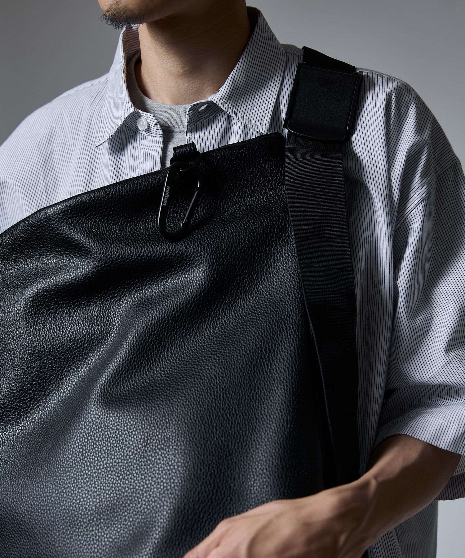 LEATHER MESSENGER BAG / レザー メッセンジャーバッグ / ブラック /  MTM-BG-0304-25-D