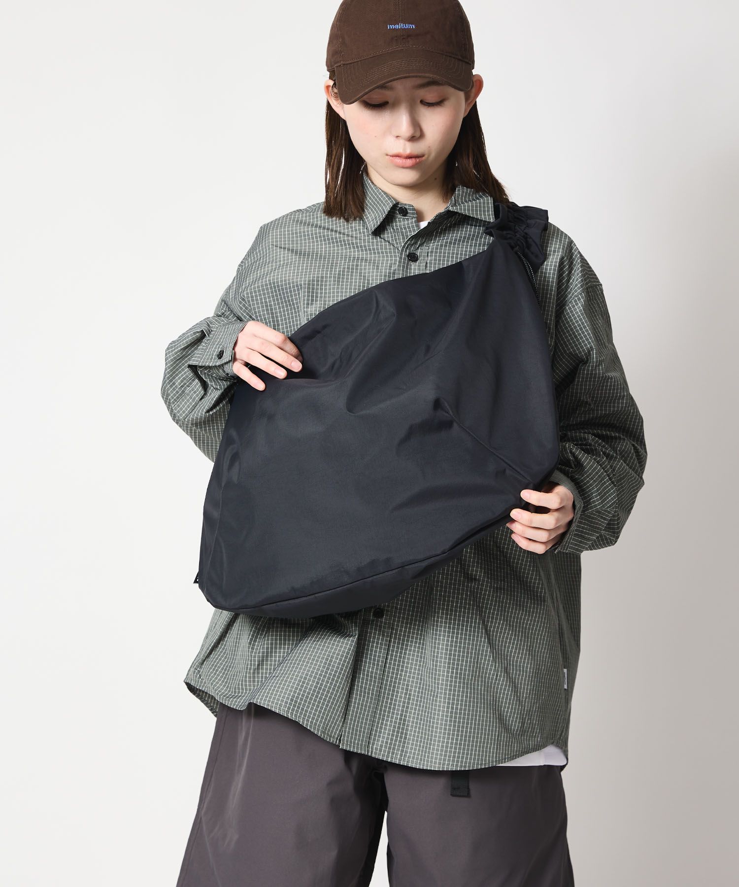 GATHER MESSENGER BAG / ギャザー メッセンジャーバッグ / ブラック /  MTM-BG-0372-26-A