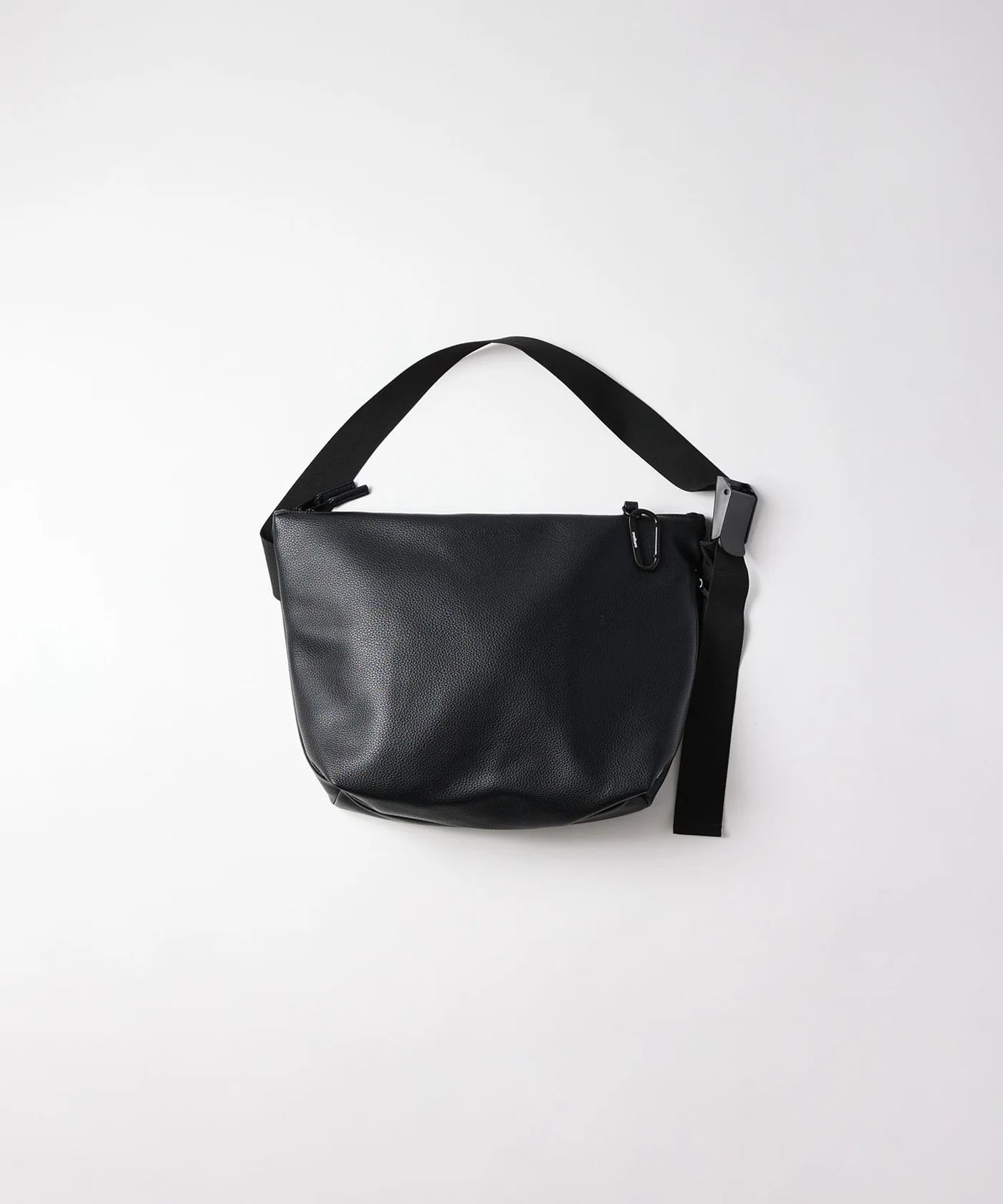 LEATHER MESSENGER BAG (M)/ レザー メッセンジャーバッグ / ブラック /  MTM-BG-0382-25-D