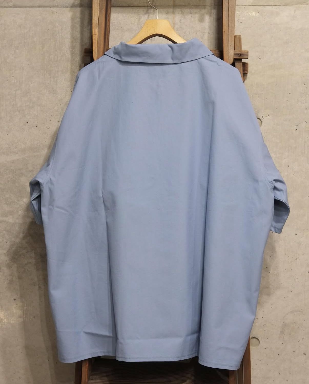 Paper Pasting Zip Shirt