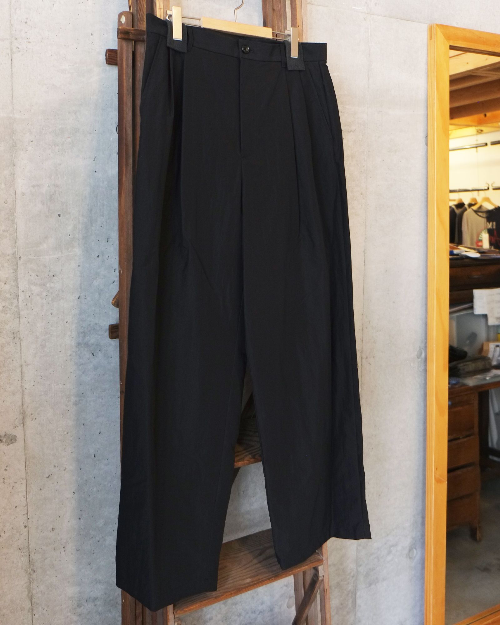 Ambient C/N High-waist Slacks / スラックス / ブラック /MW-PT26104