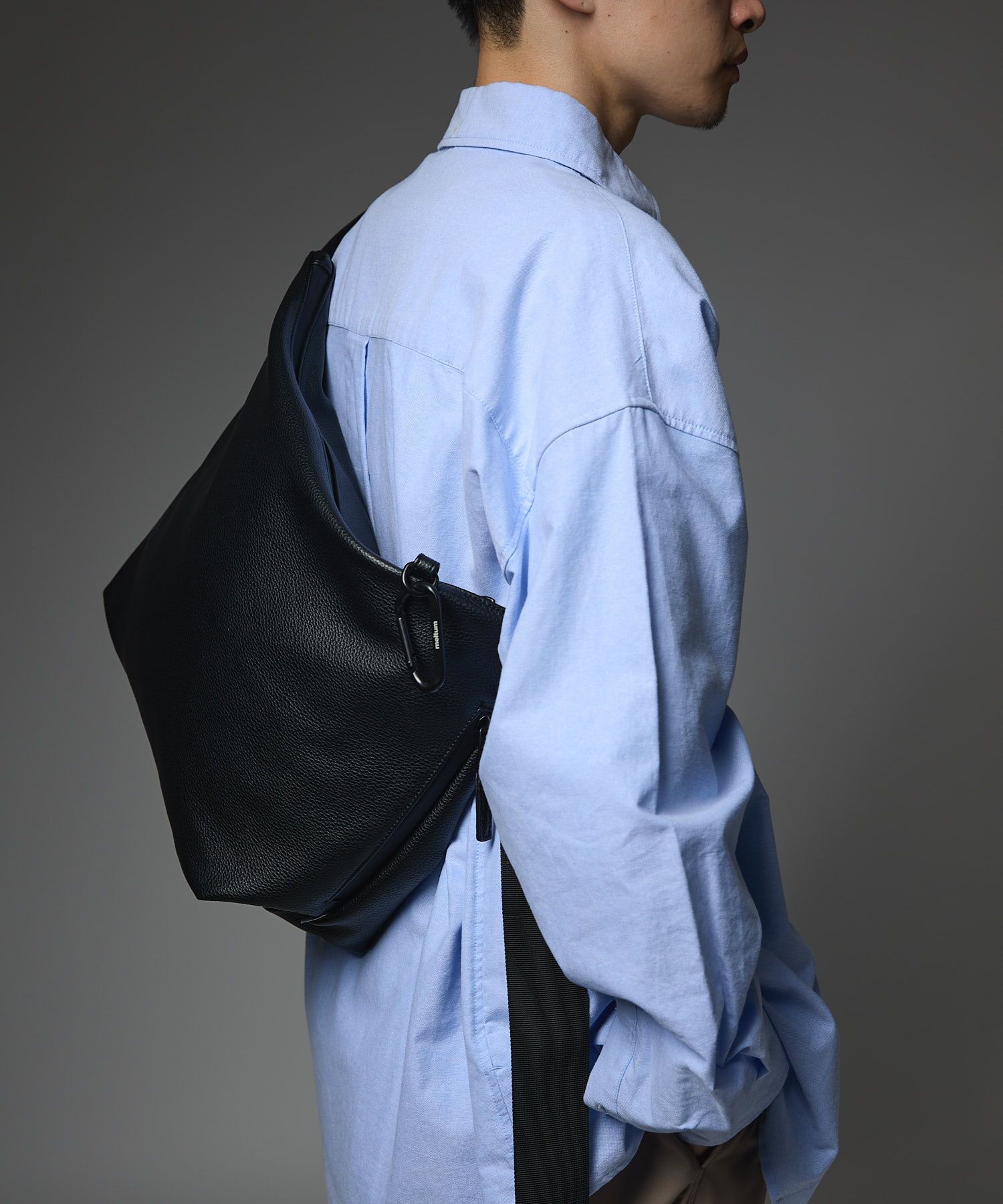 LEATHER MESSENGER BAG (M)/ レザー メッセンジャーバッグ / ブラック /  MTM-BG-0382-25-D