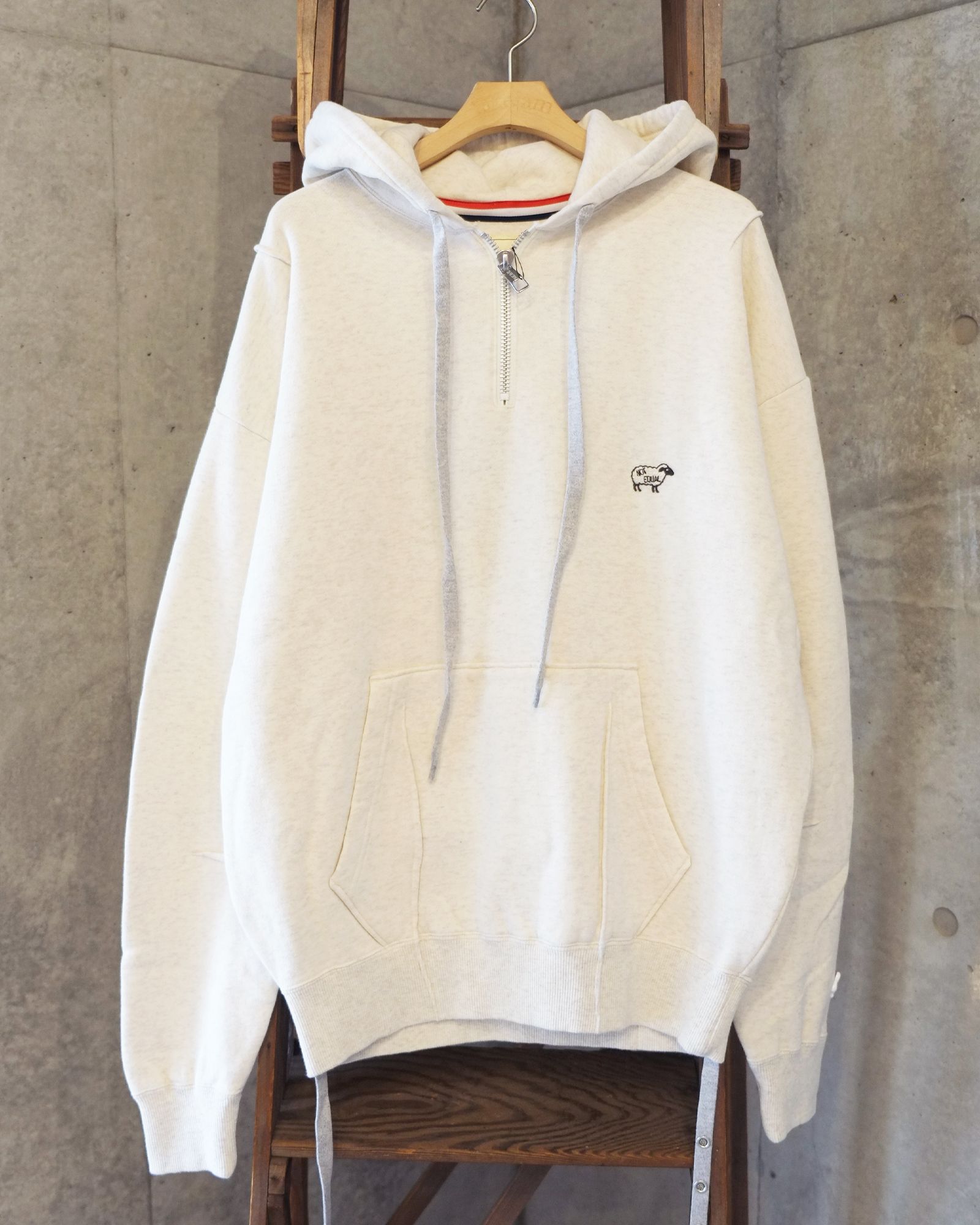 Slumber of the Lambs Half-Zip Hoodie / ハーフジップ パーカー / ホワイト / SW-SV-NRA-1002