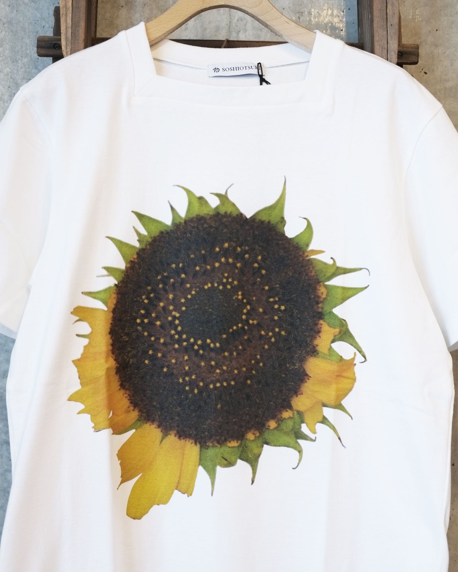 激安価格の Cut HIMAWARI BIG Neck Square - SOSHIOTSUKI Sew fakejam | SS トップス