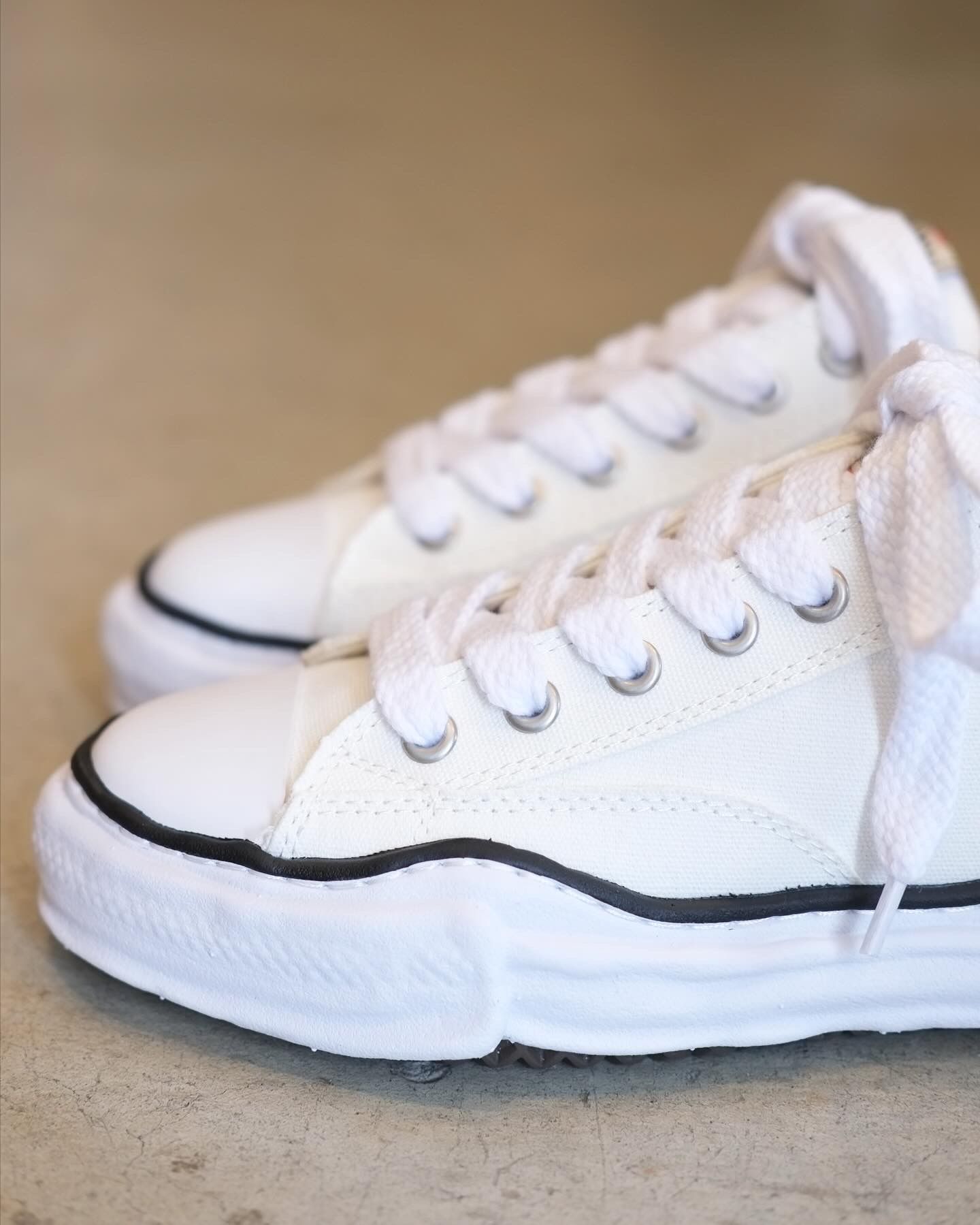 "PETERSON" OG Sole Canvas Low-top Sneaker