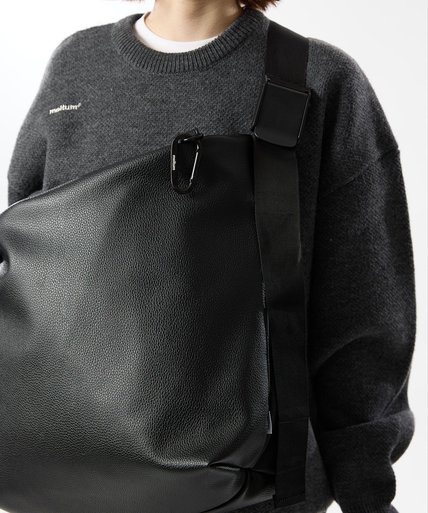 LEATHER MESSENGER BAG / レザー メッセンジャーバッグ / ブラック /  MTM-BG-0304-25-D