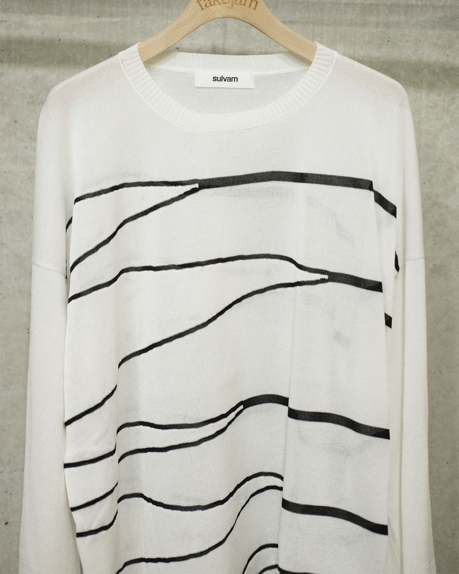 Asymmetry border knit