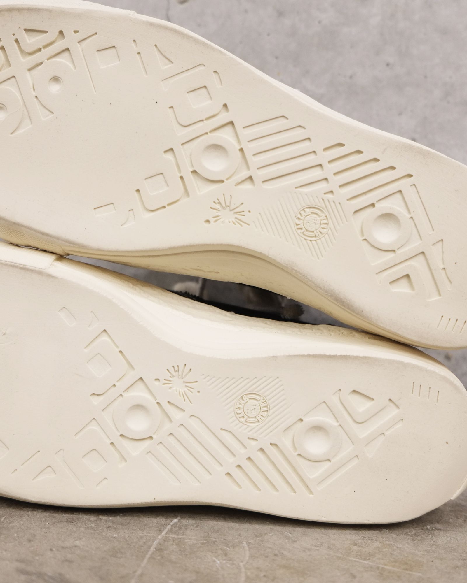 【General Scale】PAST Sole 6 - Hole Low-top Sneaker
