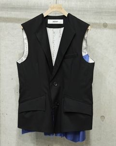 No sleeve vest