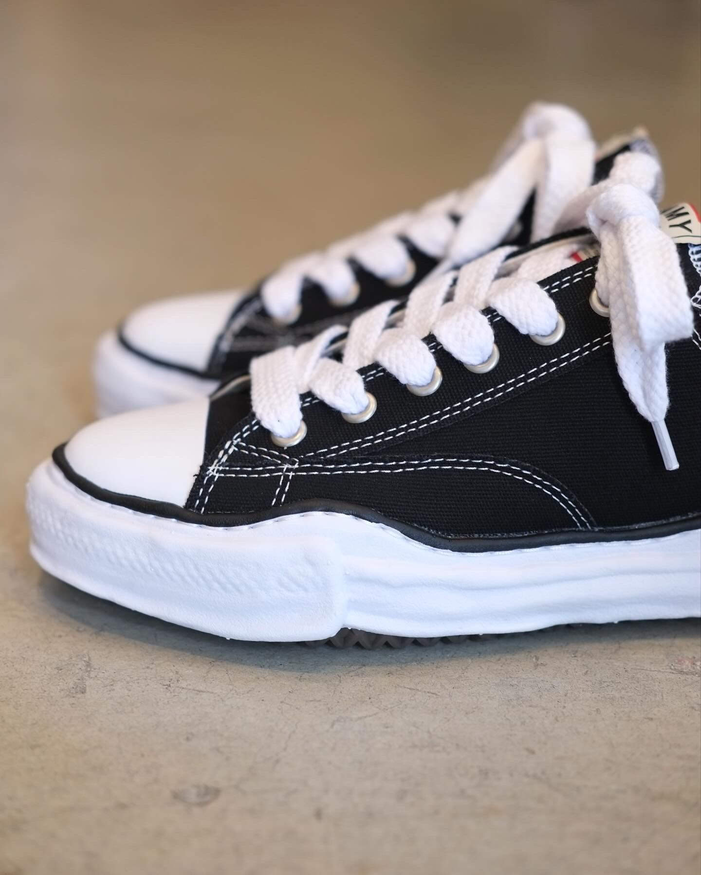 "PETERSON" OG Sole Canvas Low-top Sneaker