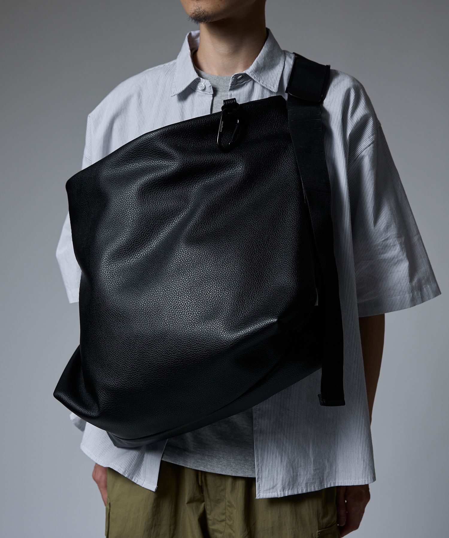 LEATHER MESSENGER BAG / レザー メッセンジャーバッグ / ブラック /  MTM-BG-0304-25-D