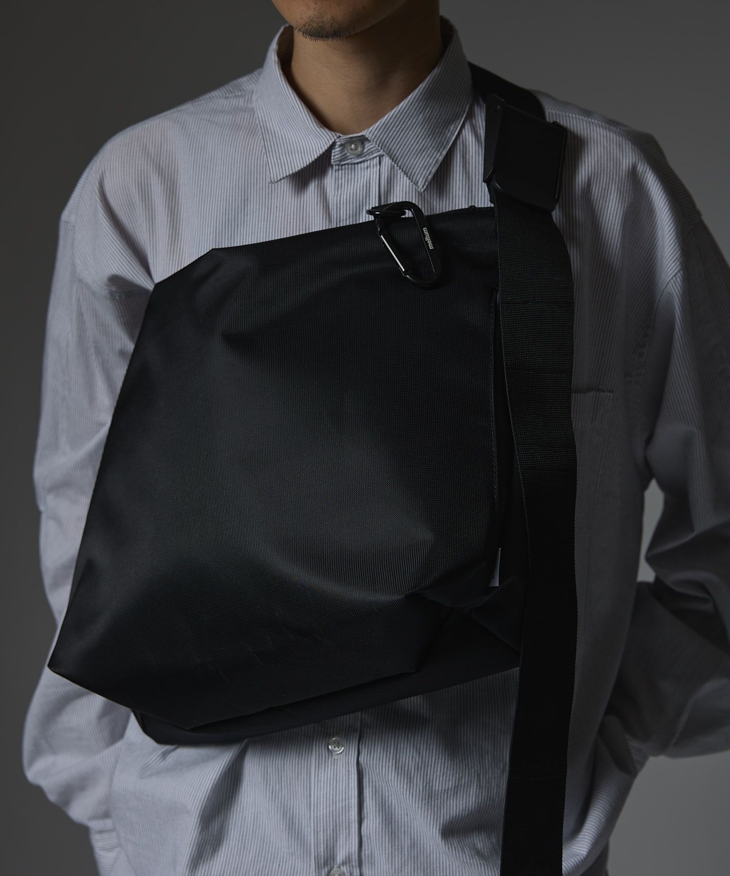 NYLON MESSENGER BAG (M) / ナイロン メッセンジャーバッグ / ブラック / MTM-BG-0320-26-A