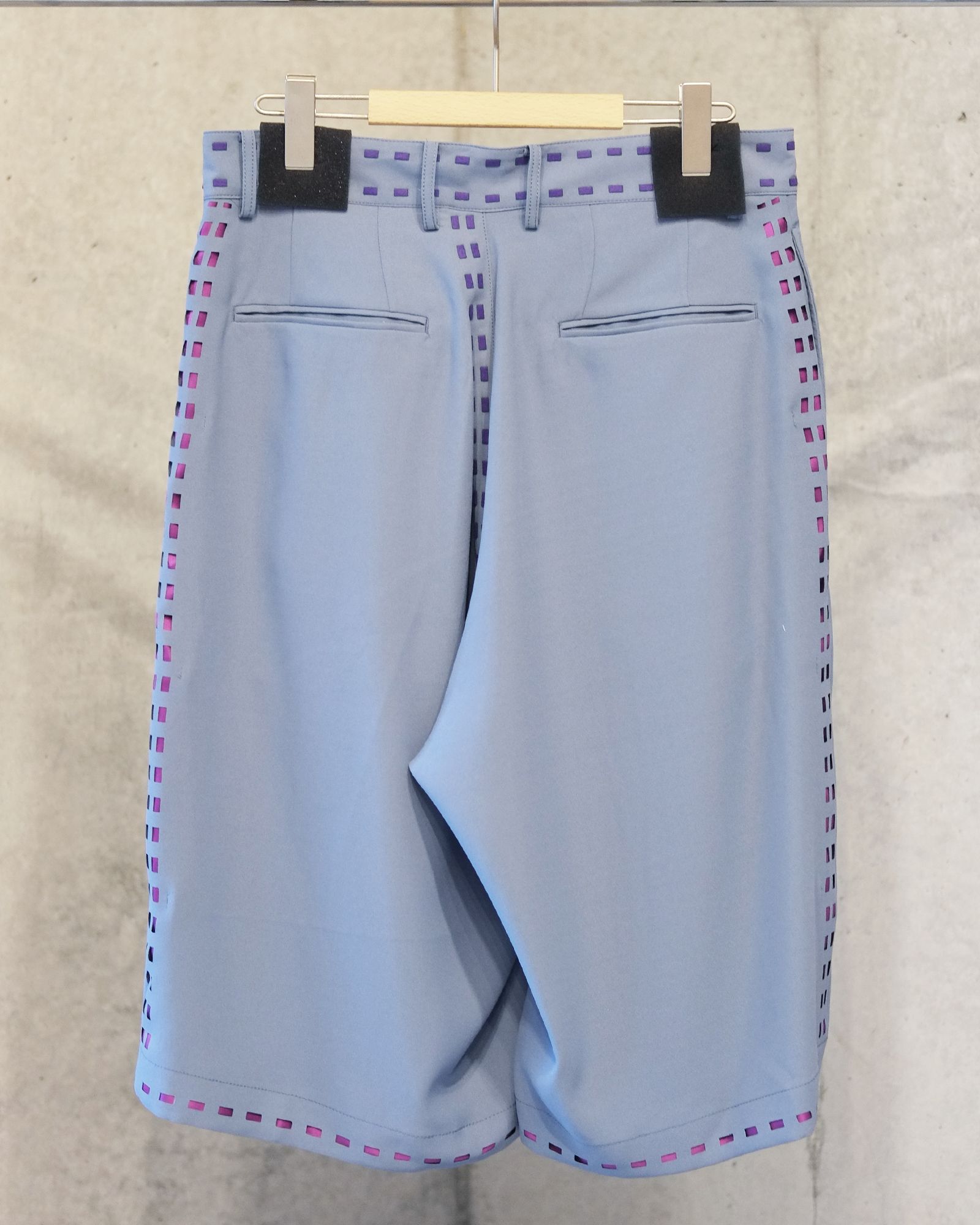 Laser Stitch Short Pants