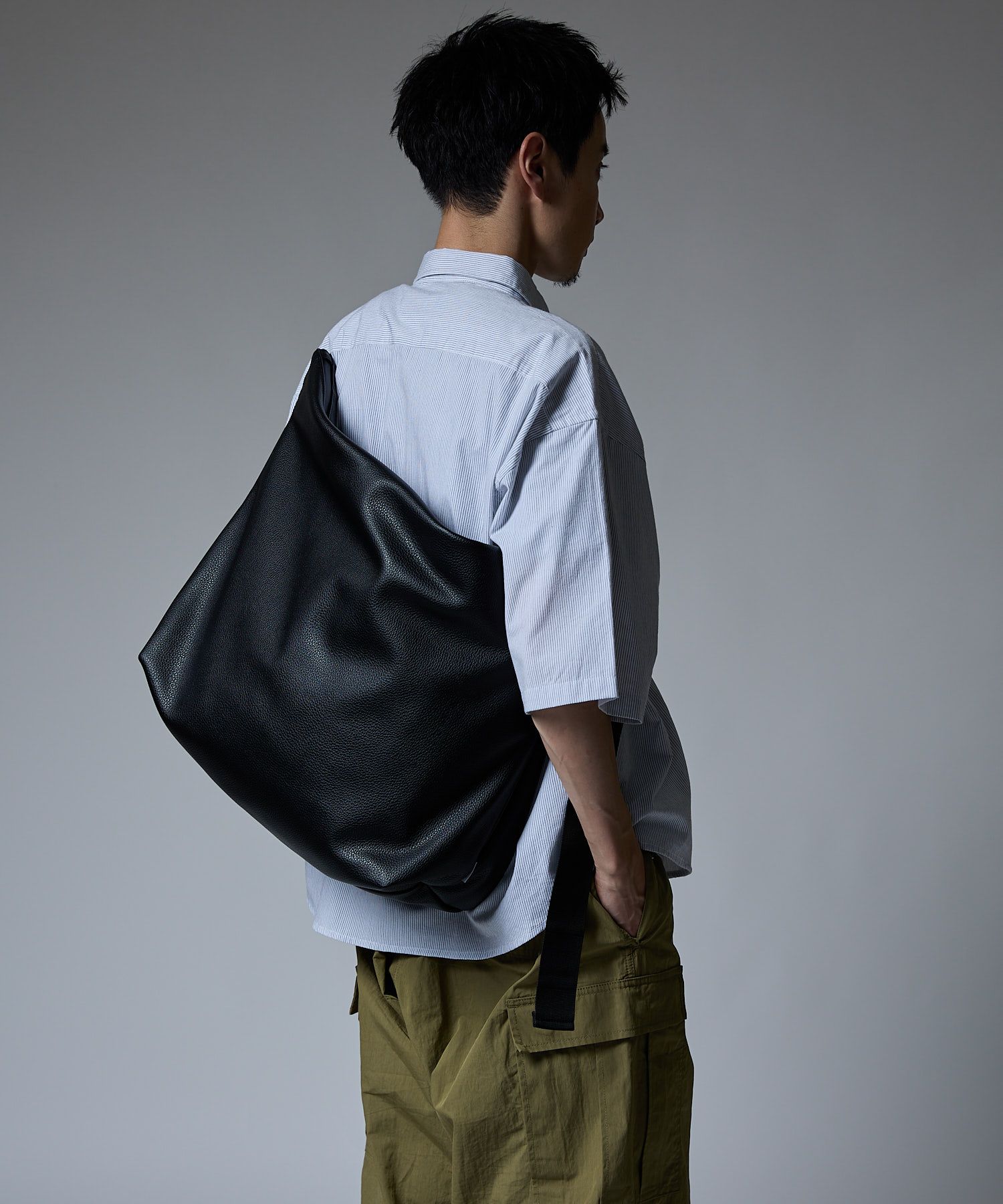 LEATHER MESSENGER BAG / レザー メッセンジャーバッグ / ブラック /  MTM-BG-0304-25-D