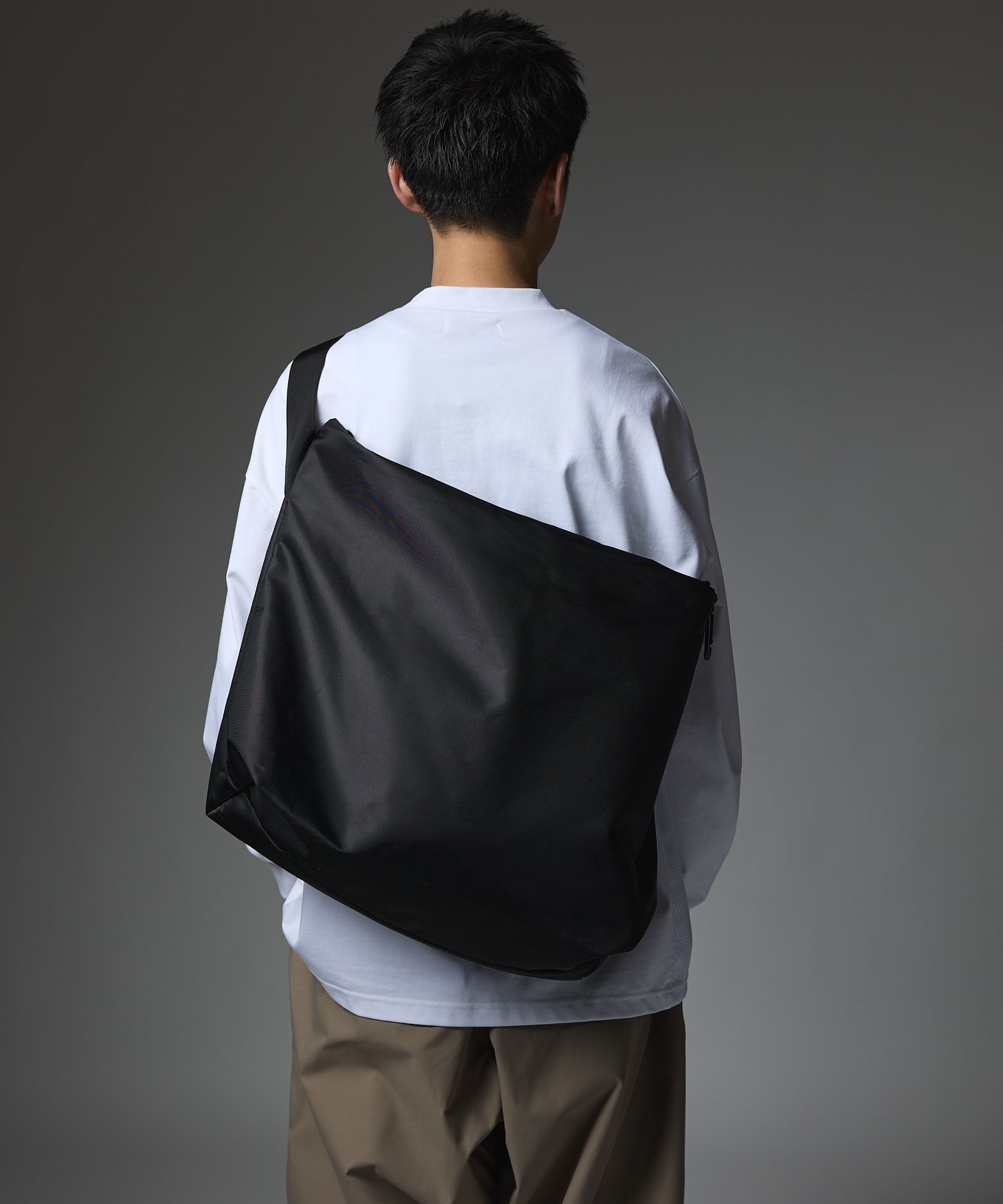NYLON MESSENGER BAG / ナイロン メッセンジャーバッグ / ブラック /  MTM-BG-0104-23-A