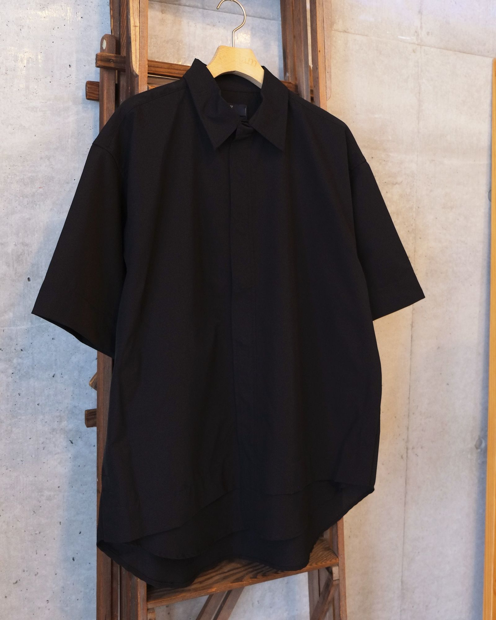 Breathable Side Slit S/S SH / ショートスリーブ シャツ / ブラック / MW-SH26105