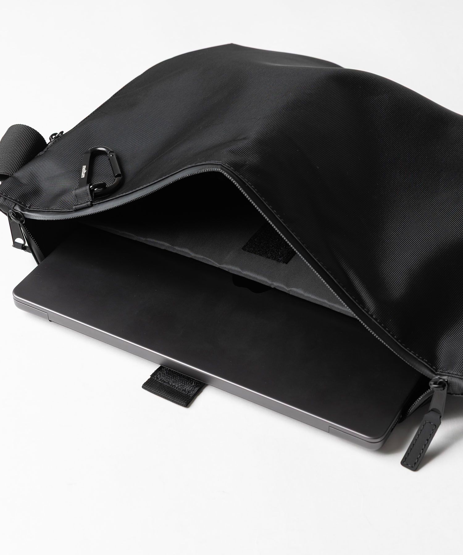 NYLON MESSENGER BAG (M) / ナイロン メッセンジャーバッグ / ブラック / MTM-BG-0320-26-A