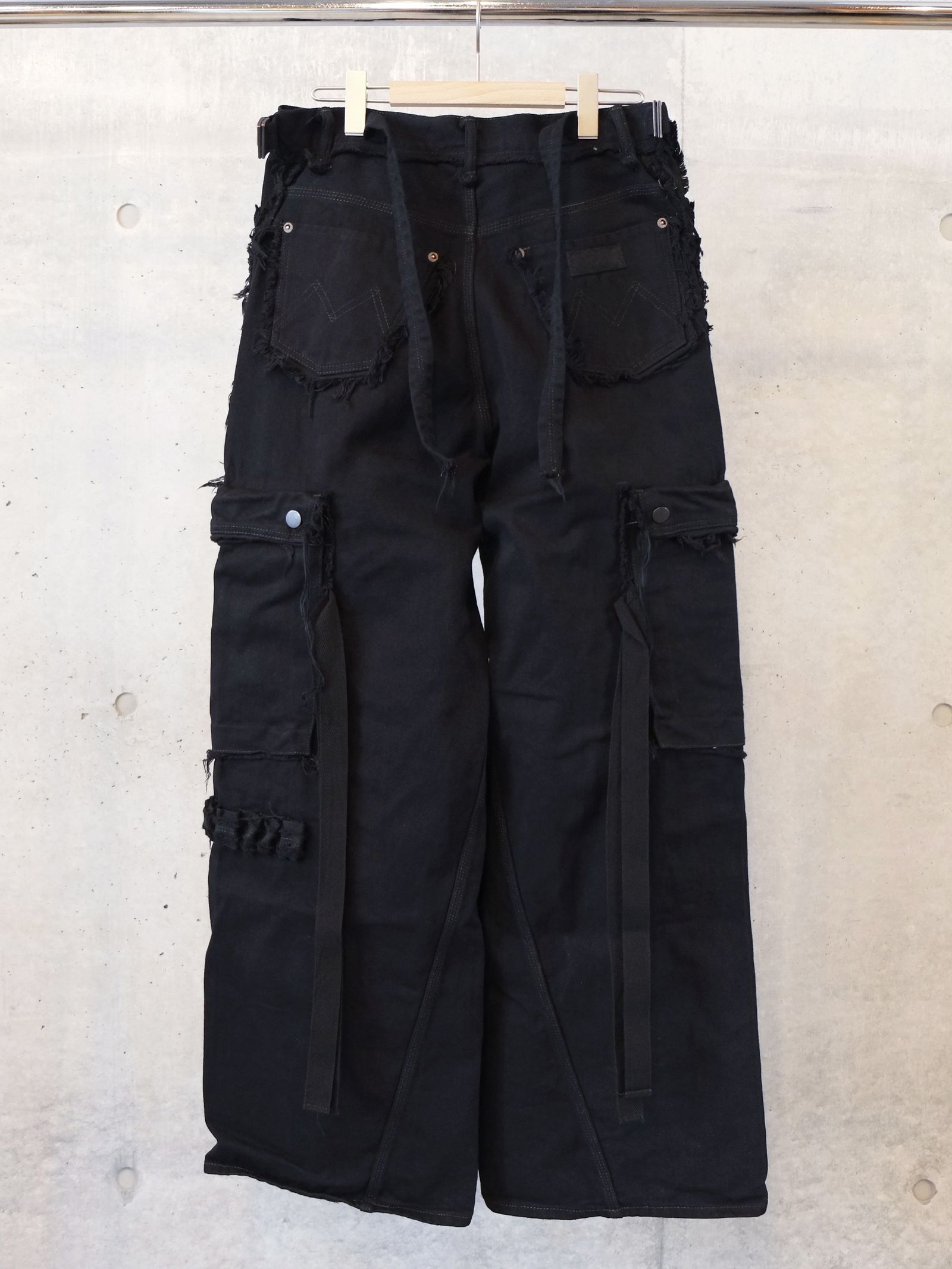 Slash Seam Twist Cargo Jeans(AFTER BLACK)