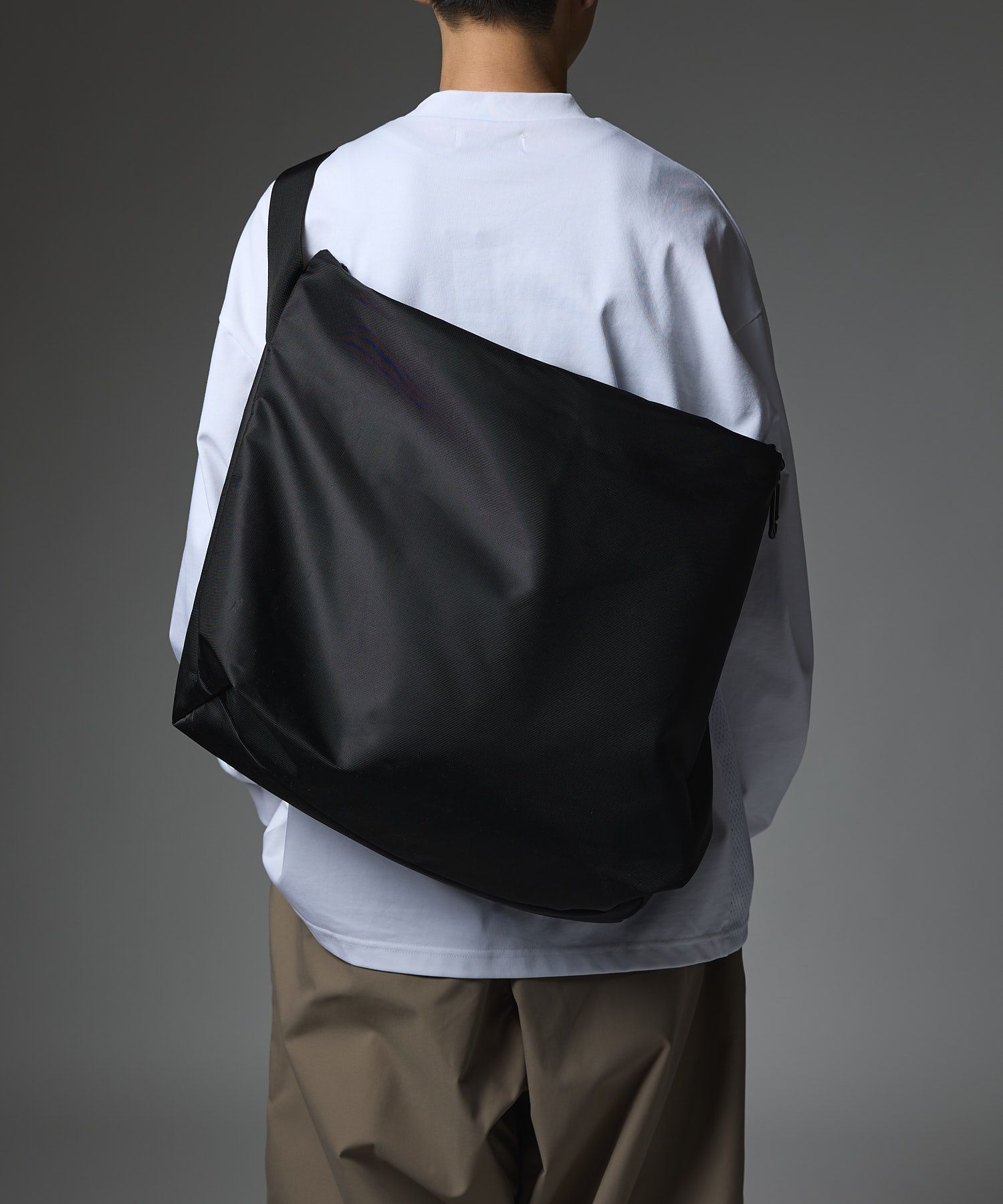 NYLON MESSENGER BAG / ナイロン メッセンジャーバッグ / ブラック /  MTM-BG-0104-23-A