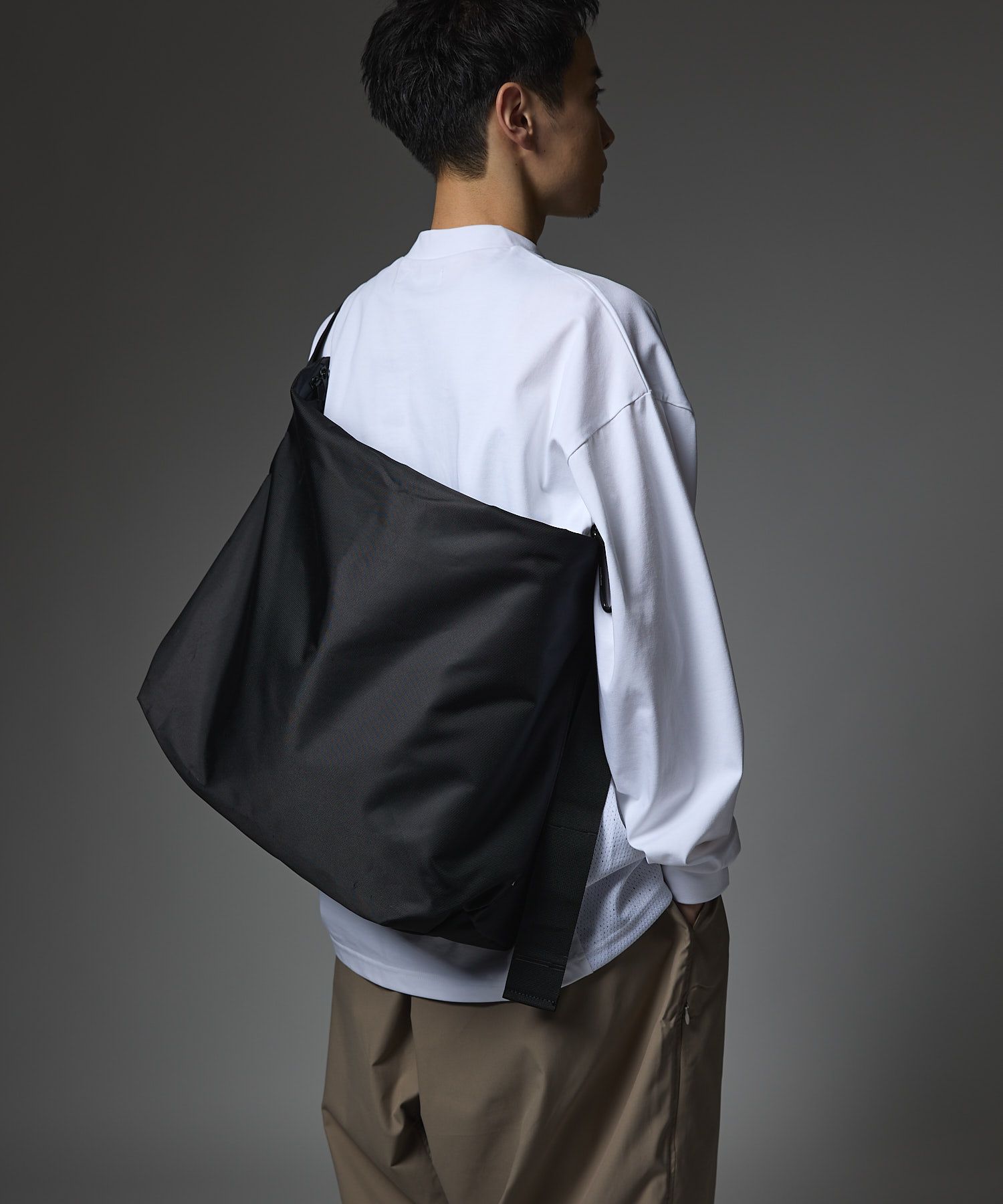 NYLON MESSENGER BAG / ナイロン メッセンジャーバッグ / ブラック /  MTM-BG-0104-23-A