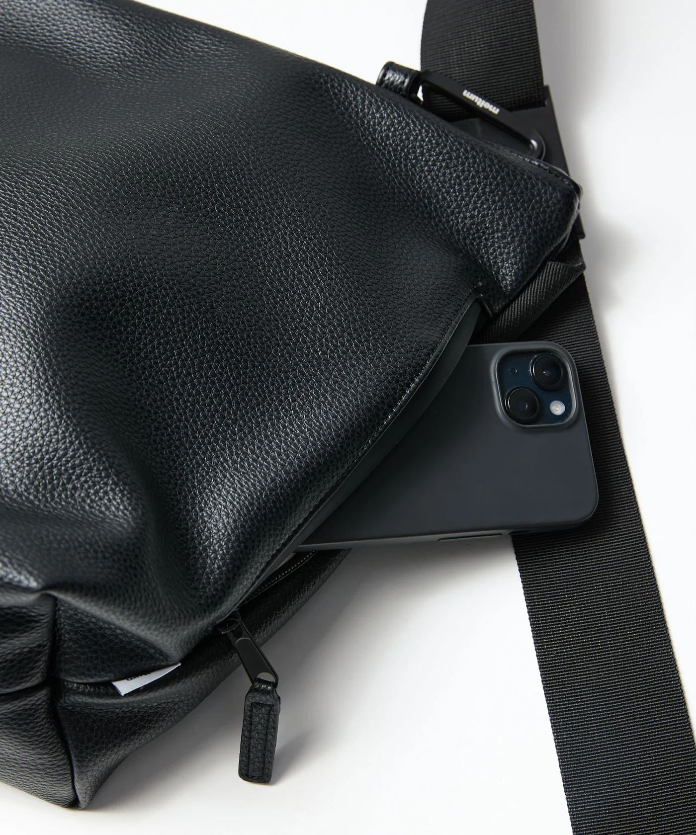LEATHER MESSENGER BAG (M)/ レザー メッセンジャーバッグ / ブラック /  MTM-BG-0382-25-D