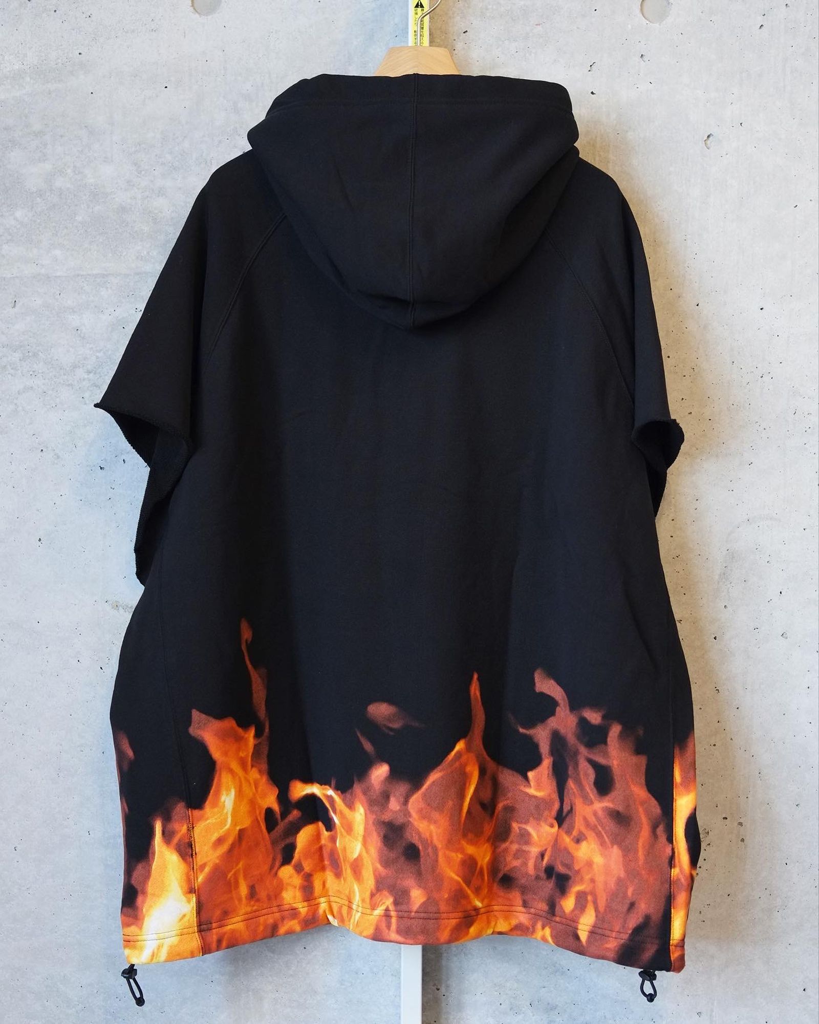 Fire Pattern Cutoff Sleeve Big Hoodie