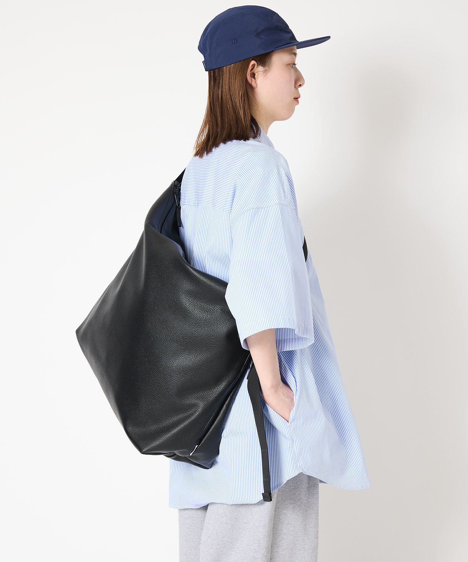 LEATHER MESSENGER BAG / レザー メッセンジャーバッグ / ブラック /  MTM-BG-0304-25-D