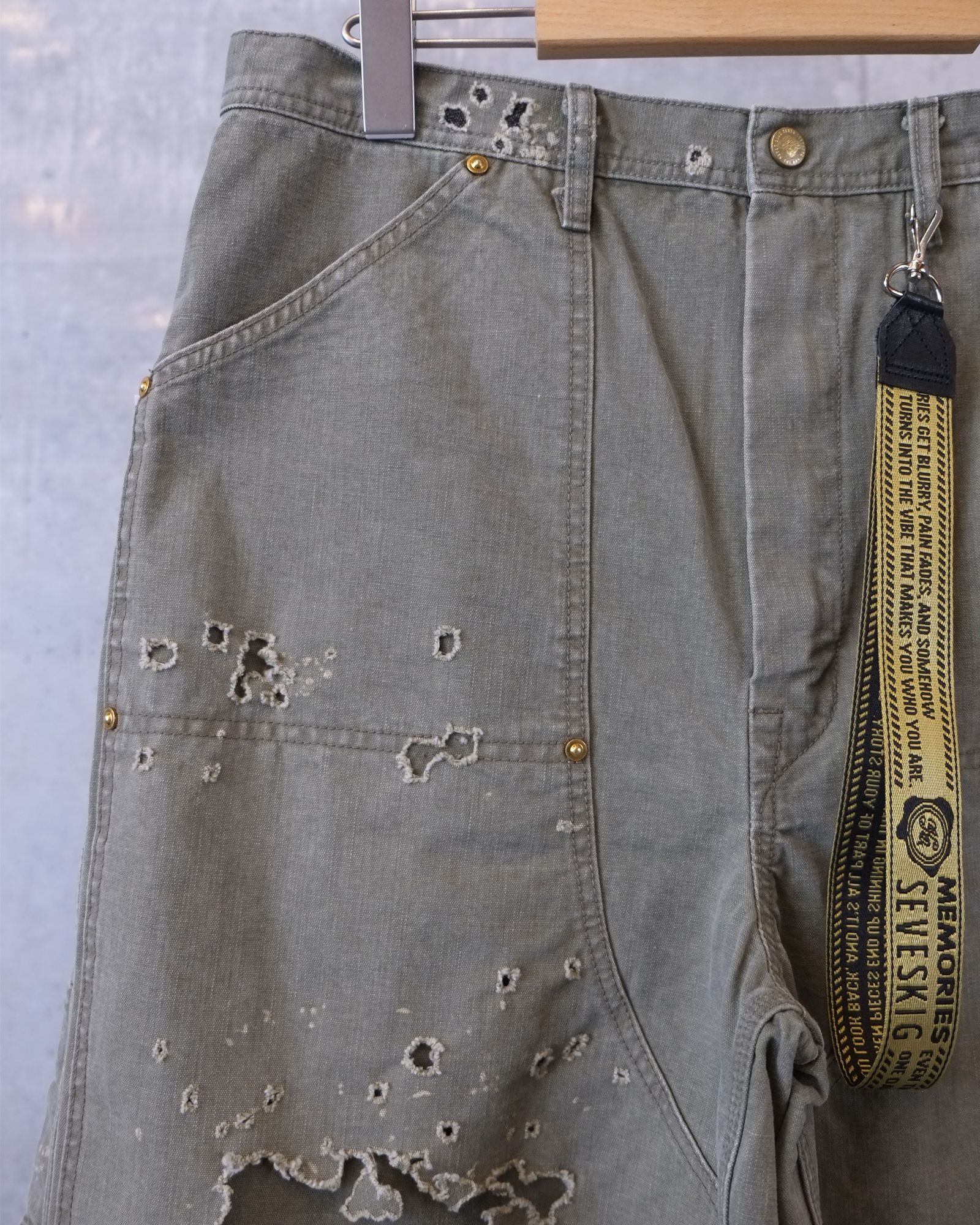 Damaged Double Knee Wide Bermuda Pants