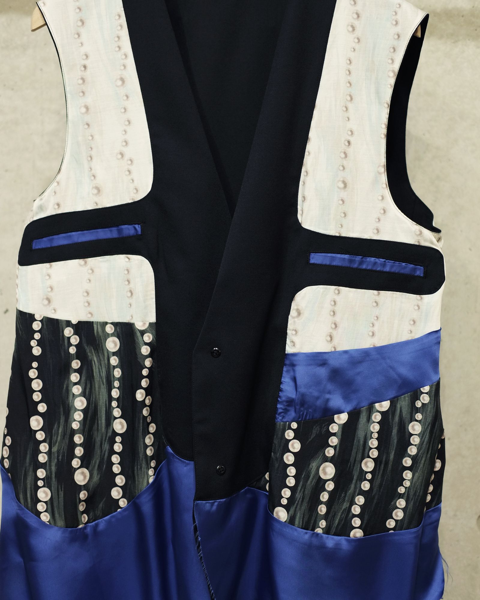 No sleeve vest