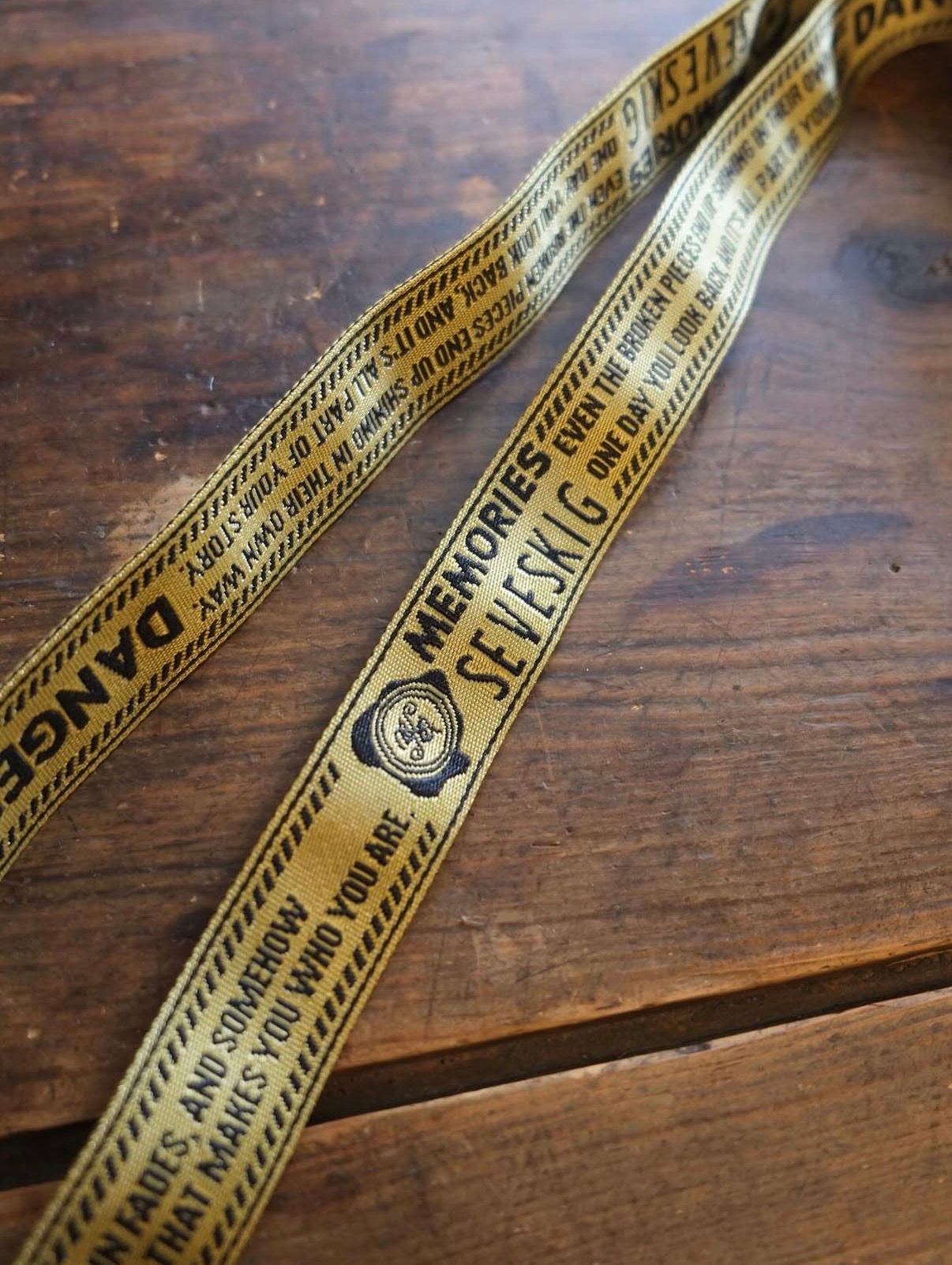 MEMORIES KEEP OUT Belt