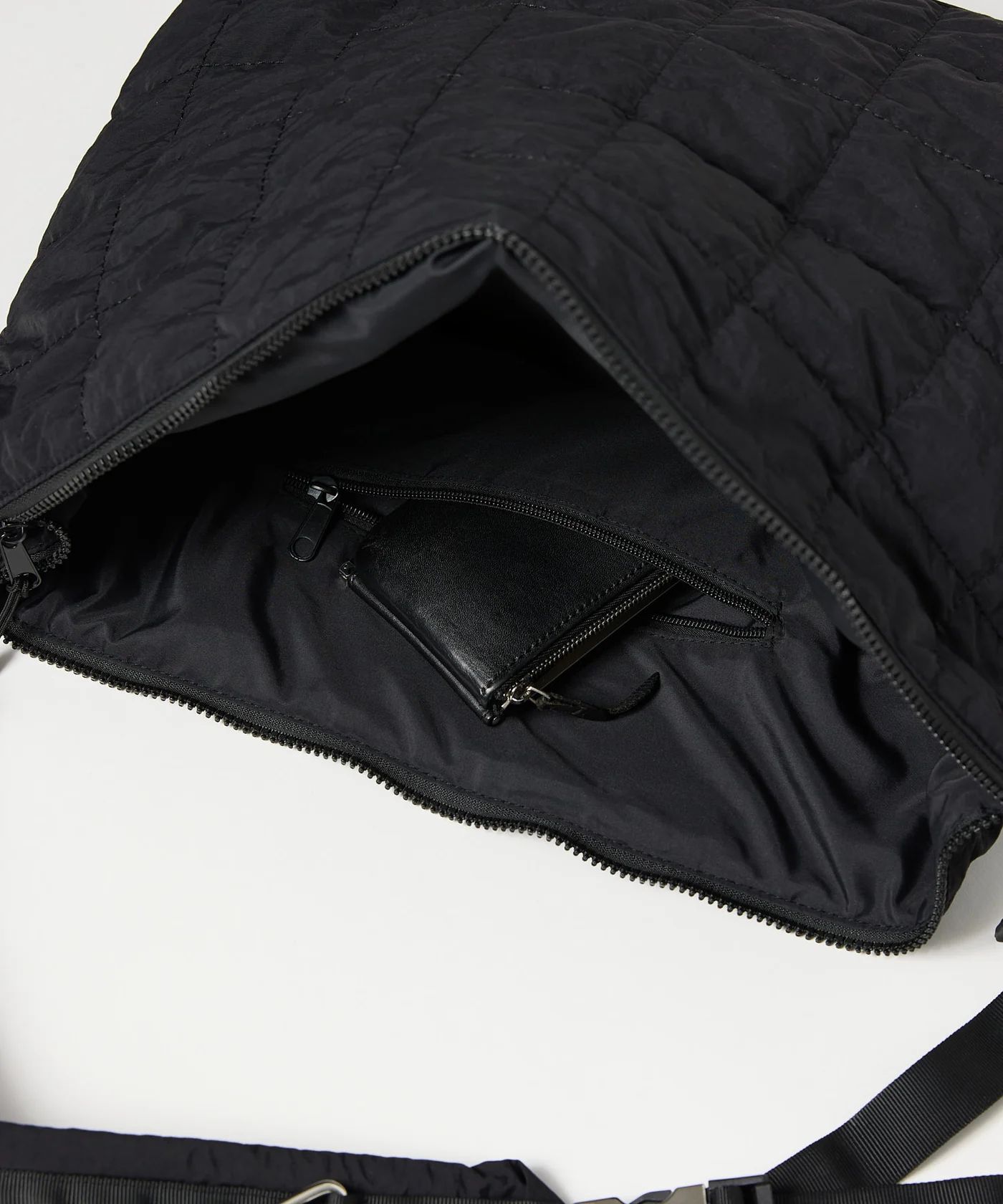 QUILTING POUCH SHOULDER BAG / キルティング ポーチ ショルダーバッグ / ブラック / MTM-BG-0162-23-C