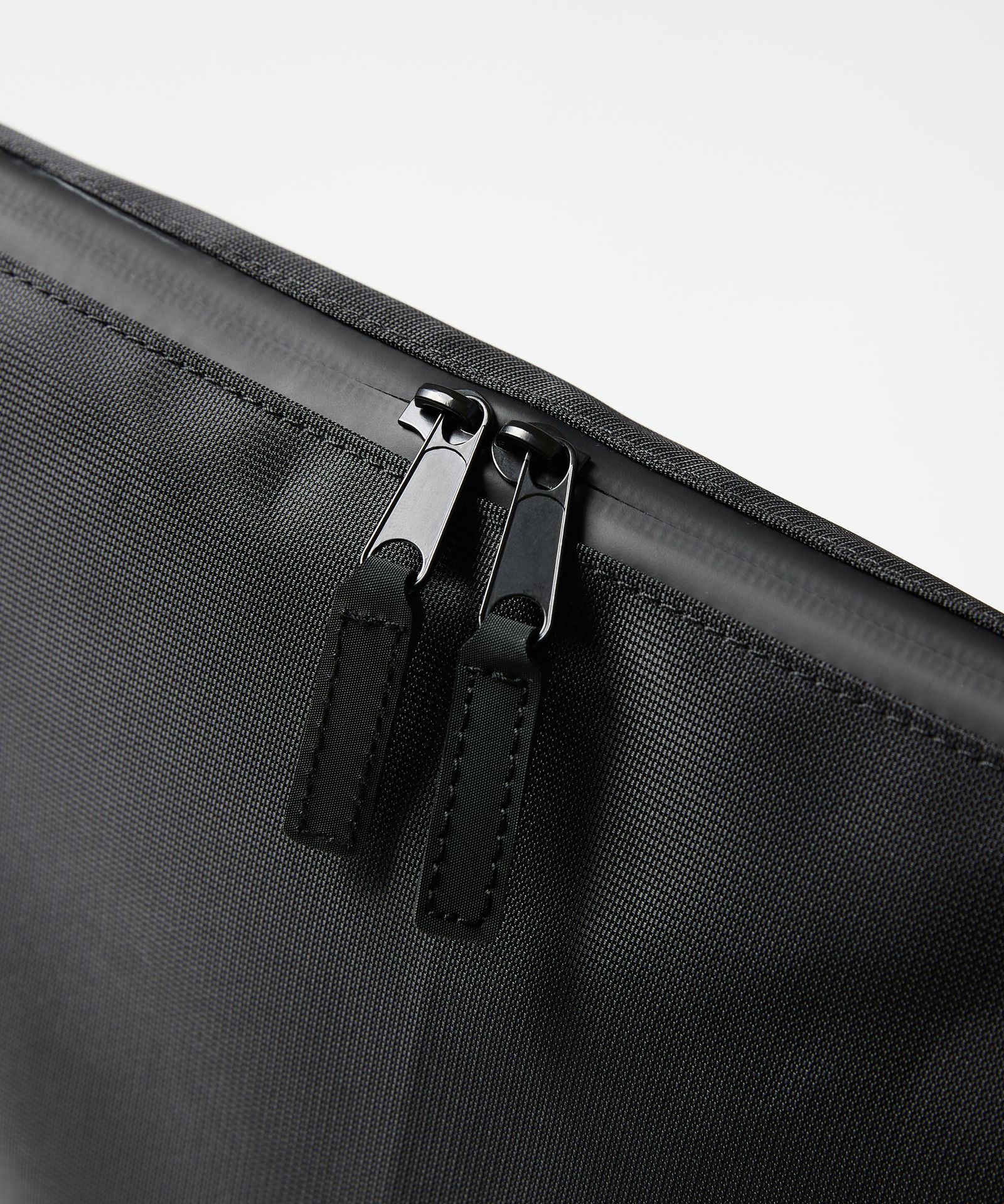 NYLON MESSENGER BAG (M) / ナイロン メッセンジャーバッグ / ブラック / MTM-BG-0320-26-A