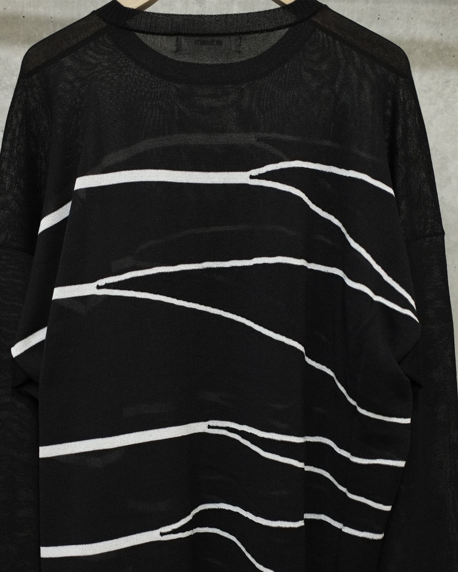 Asymmetry border knit