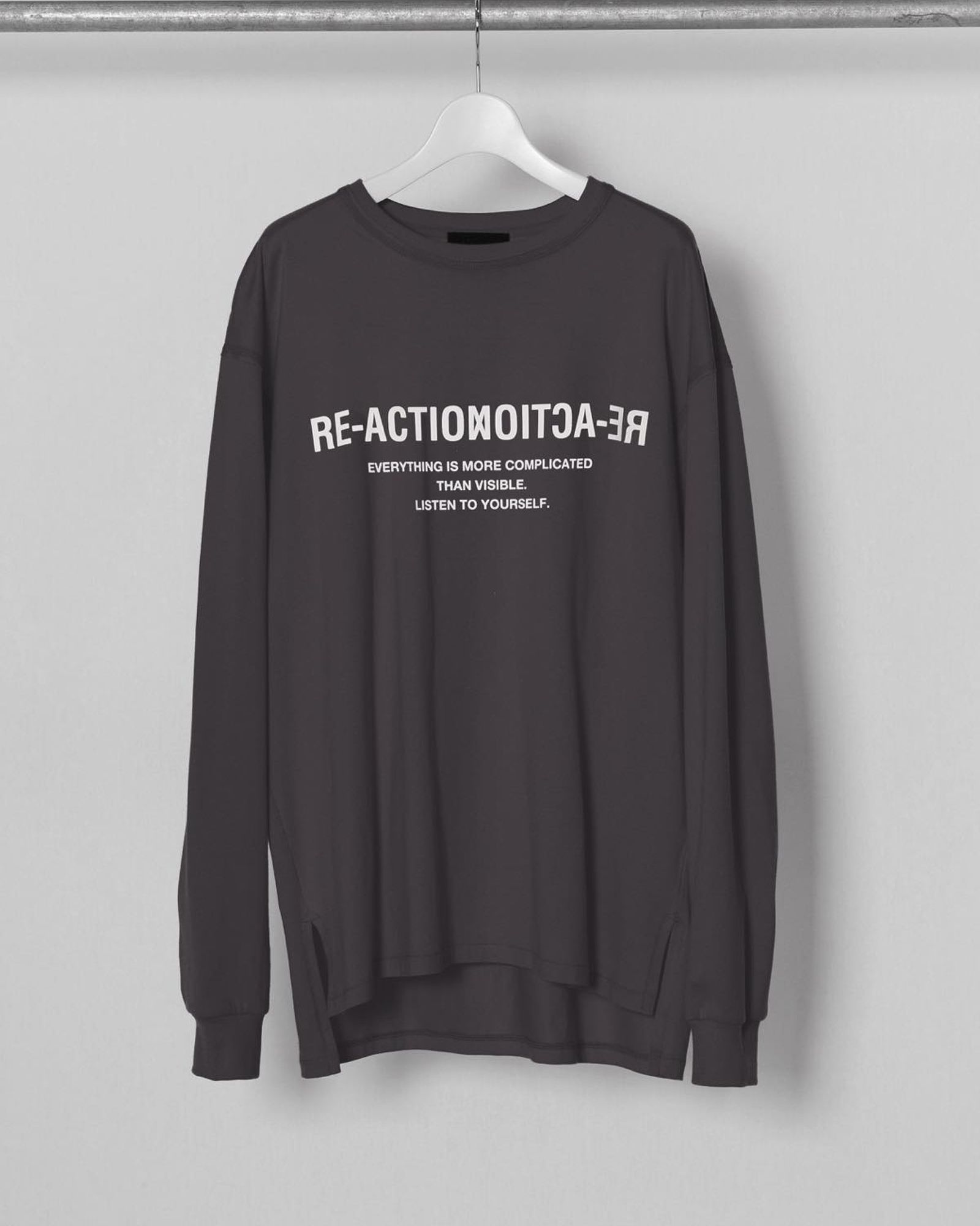 GRAPHIC LONG T-SHIRTS “RE-ACTION”