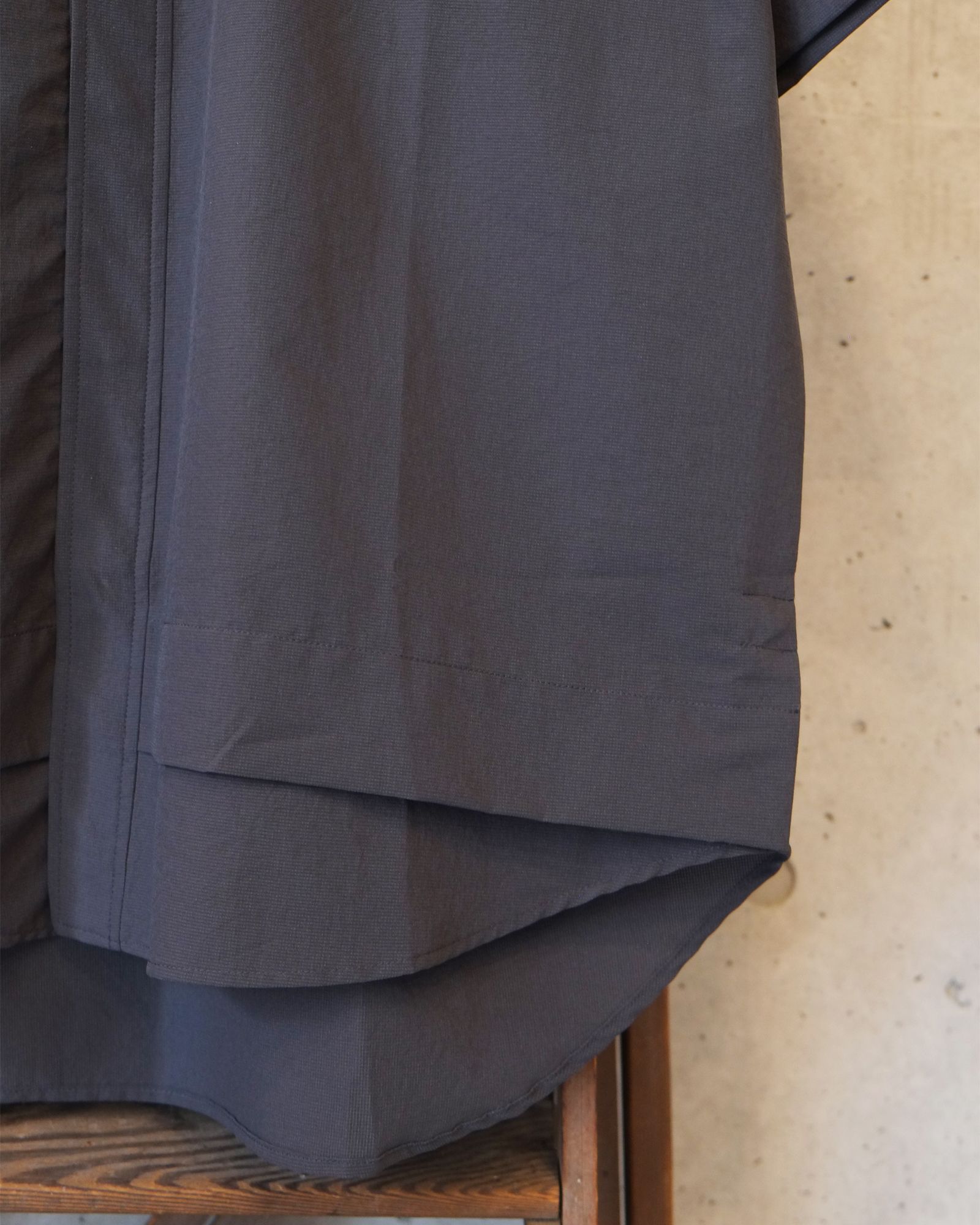Breathable Side Slit S/S SH / ショートスリーブ シャツ / チャコール / MW-SH26105