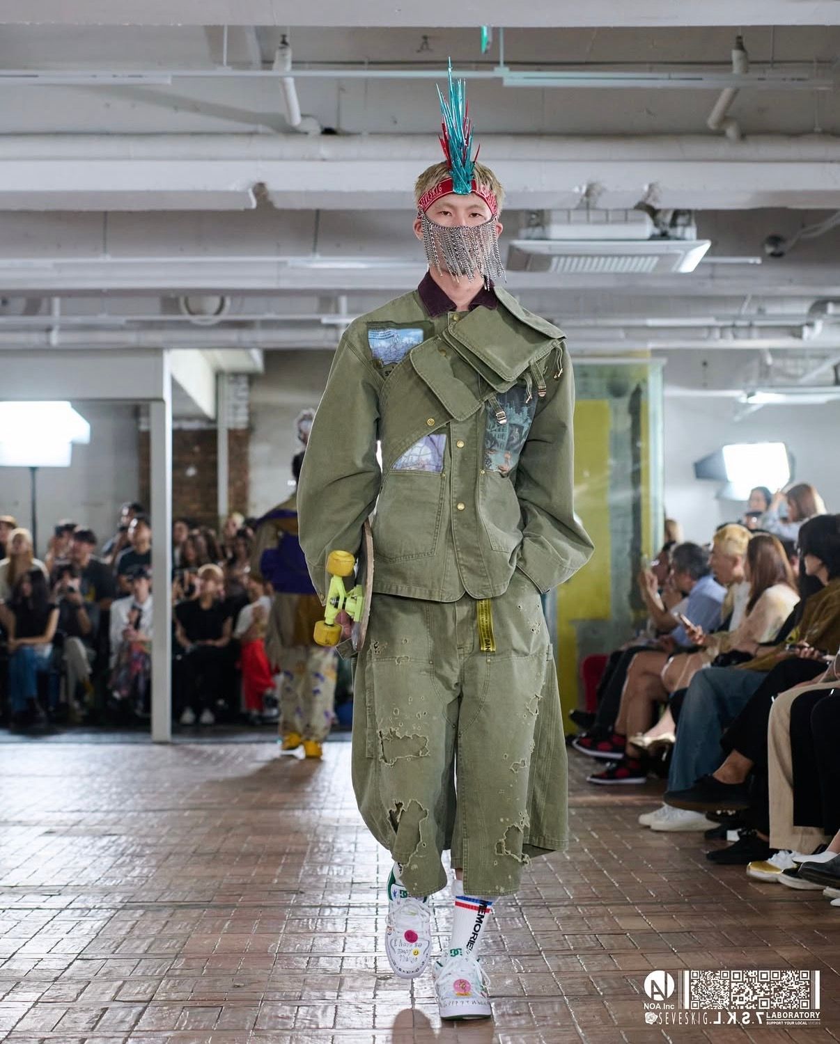 Damaged Double Knee Wide Bermuda Pants