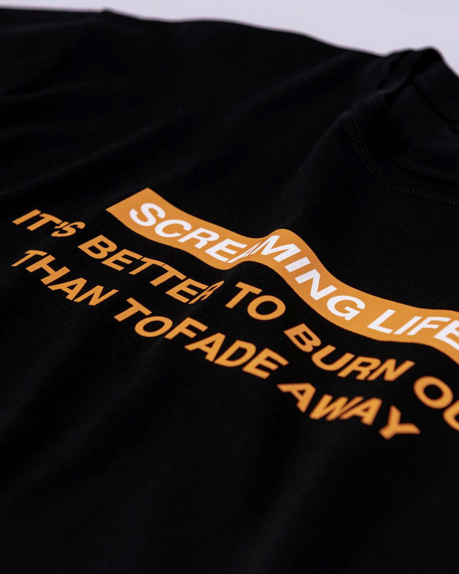 Graphic T-Shirts "SCREAMING LIFE"