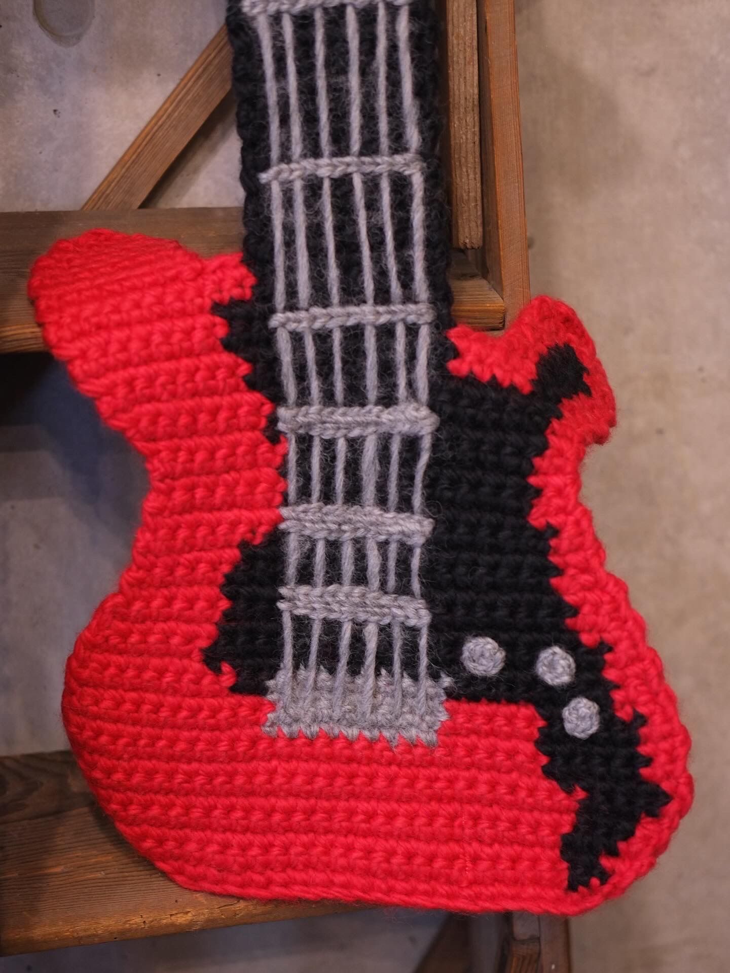 Tomodachi Guitter Muffler