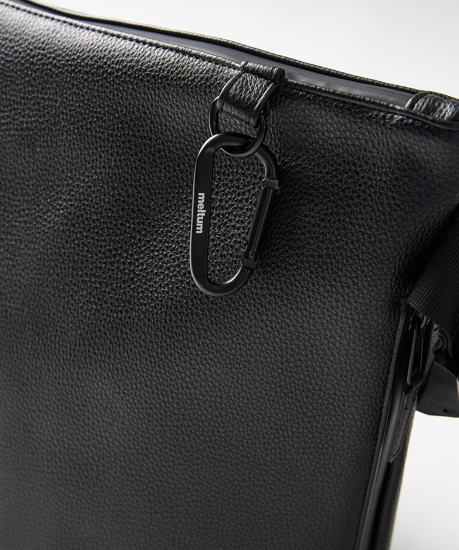 LEATHER MESSENGER BAG / レザー メッセンジャーバッグ / ブラック /  MTM-BG-0304-25-D