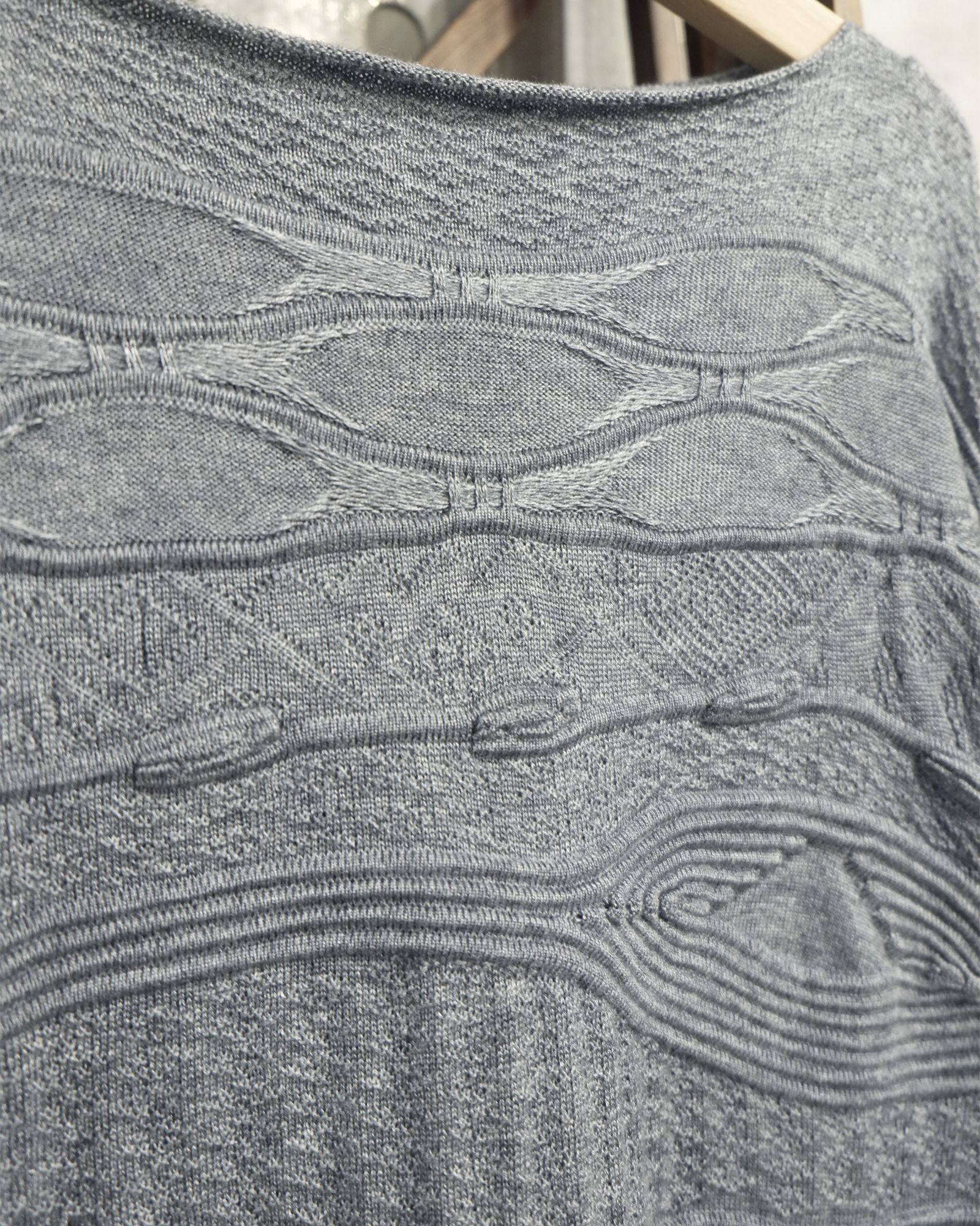 Crew Neck Pattern Knit