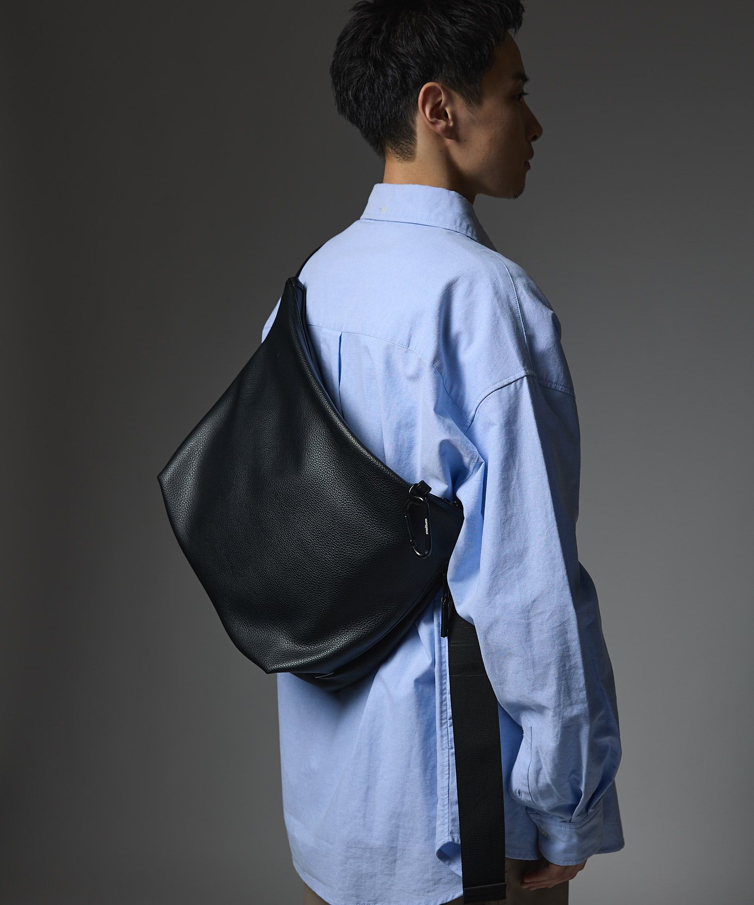 LEATHER MESSENGER BAG (M)/ レザー メッセンジャーバッグ / ブラック /  MTM-BG-0382-25-D