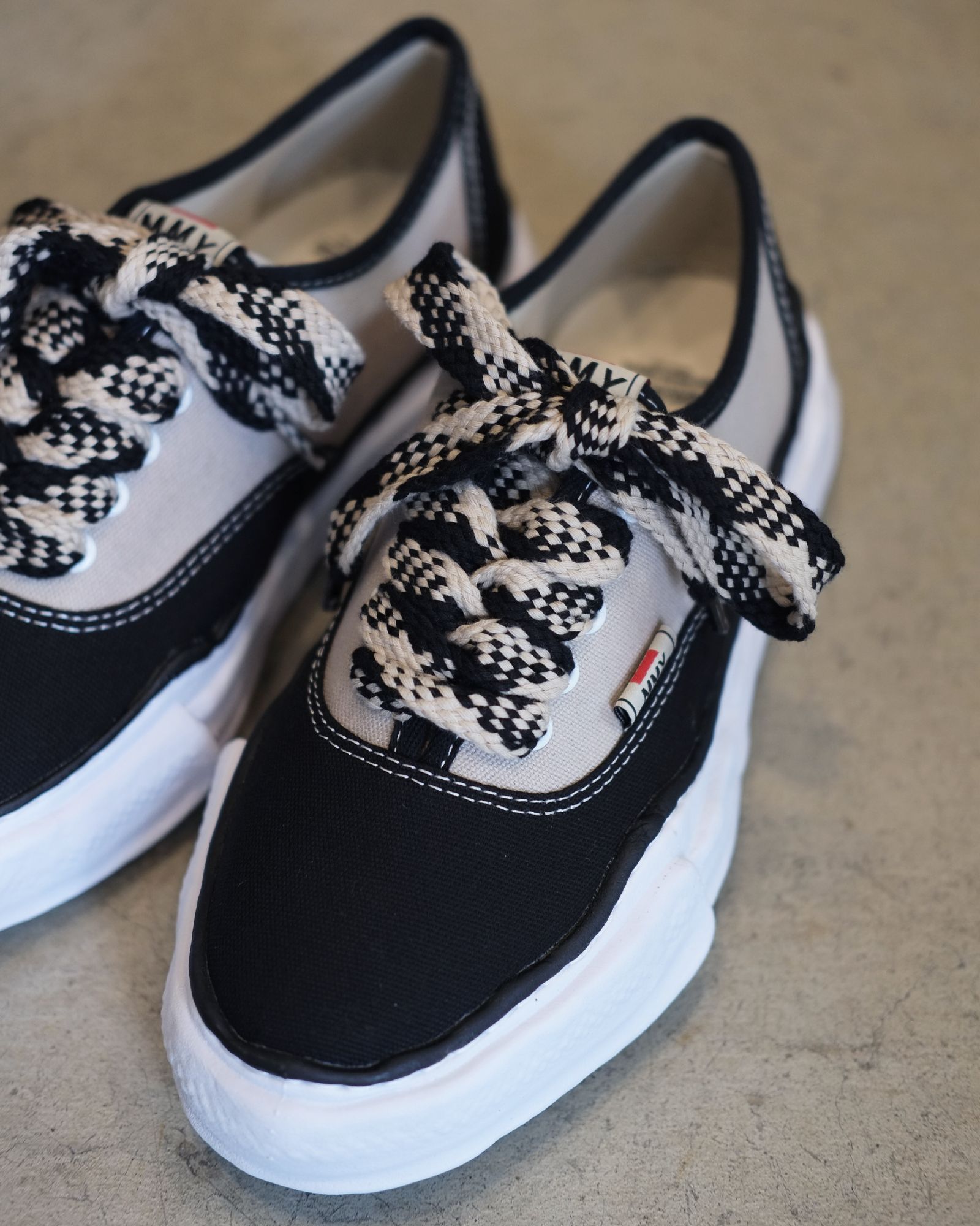 BAKER/original sole canvas combination color Low-Top sneakers
