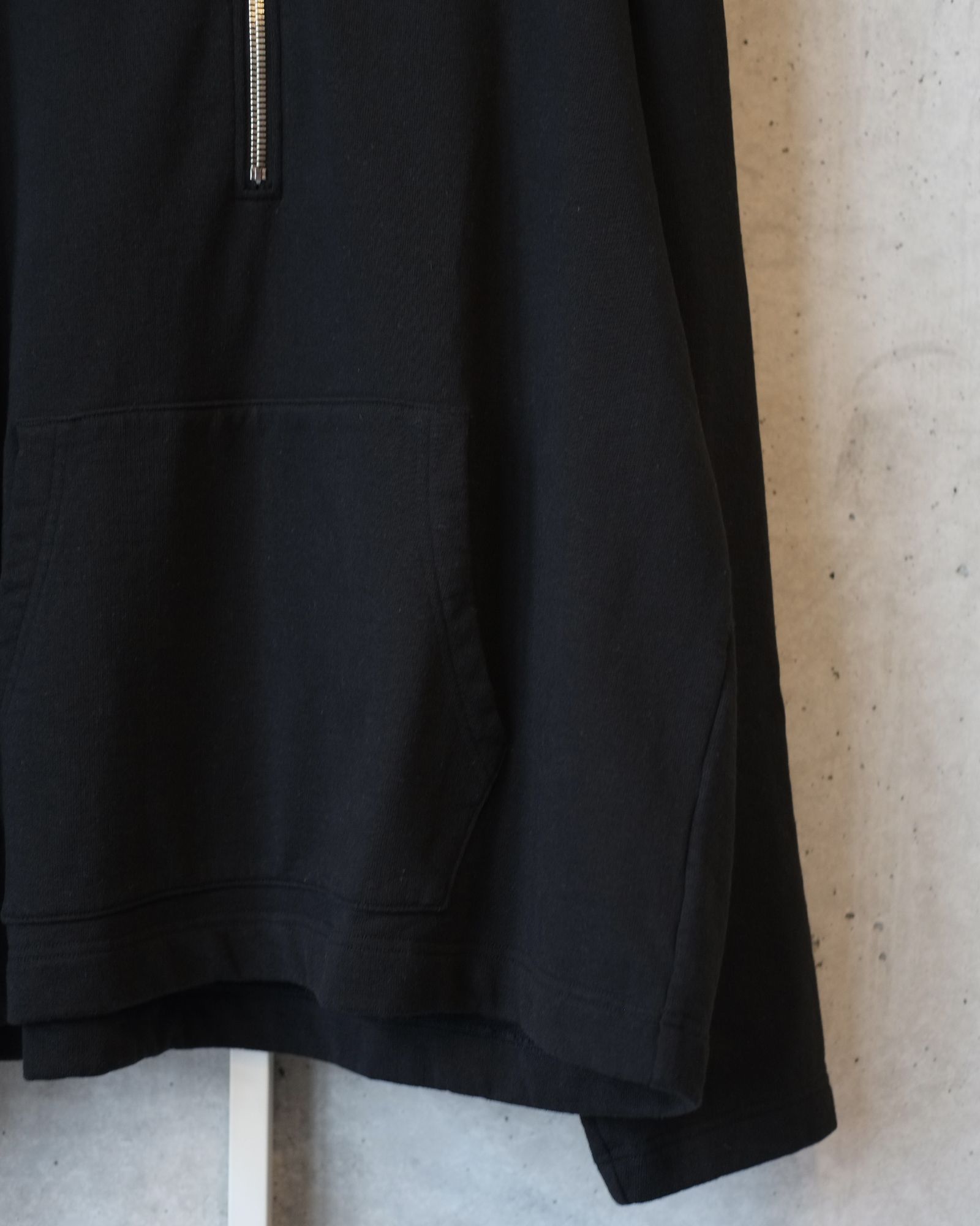 Harf Zip Pullover Hoodie