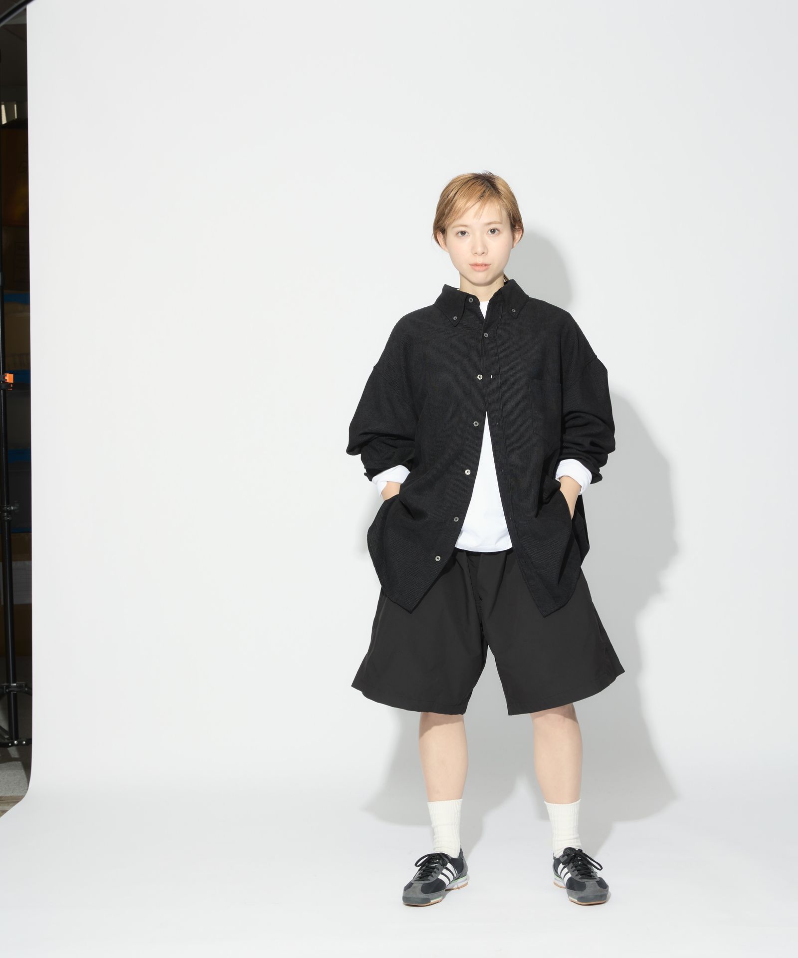 OVERSIZED CORDUROY SHIRT / オーバーサイズ コーデュロイ シャツ / ブラック / MTM-SH-0164-23-C