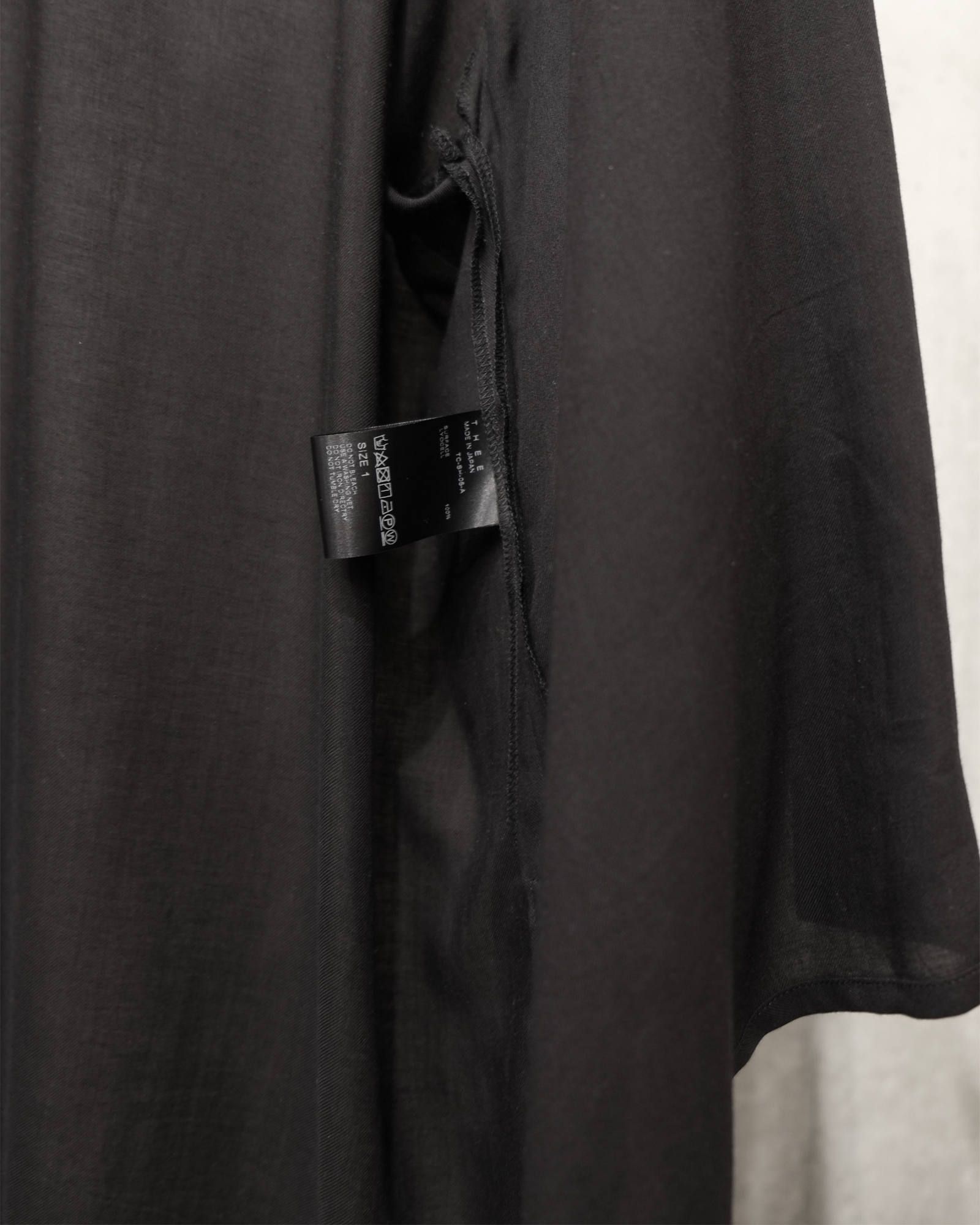 kimono sleeve shirts.