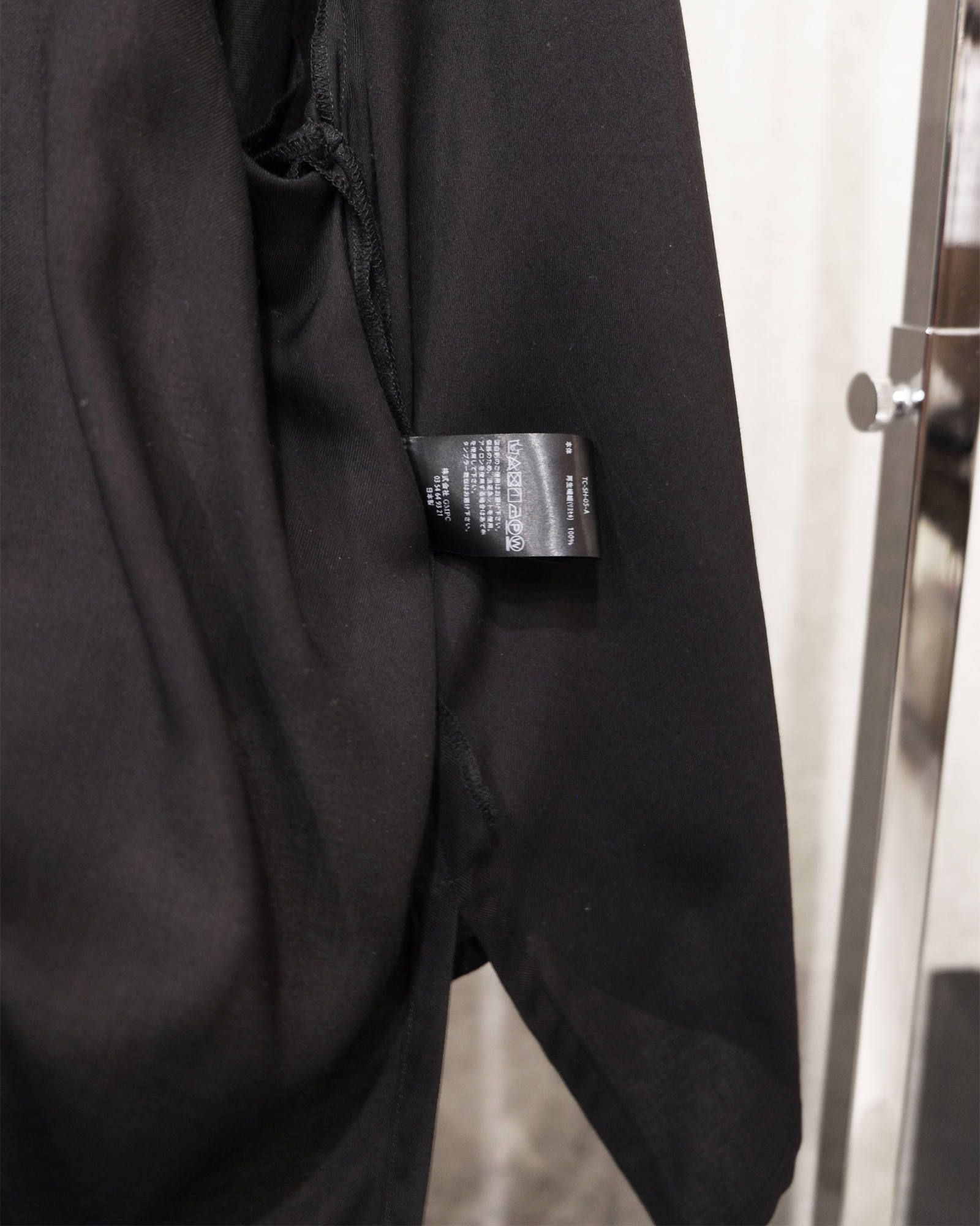 kimono sleeve shirts.