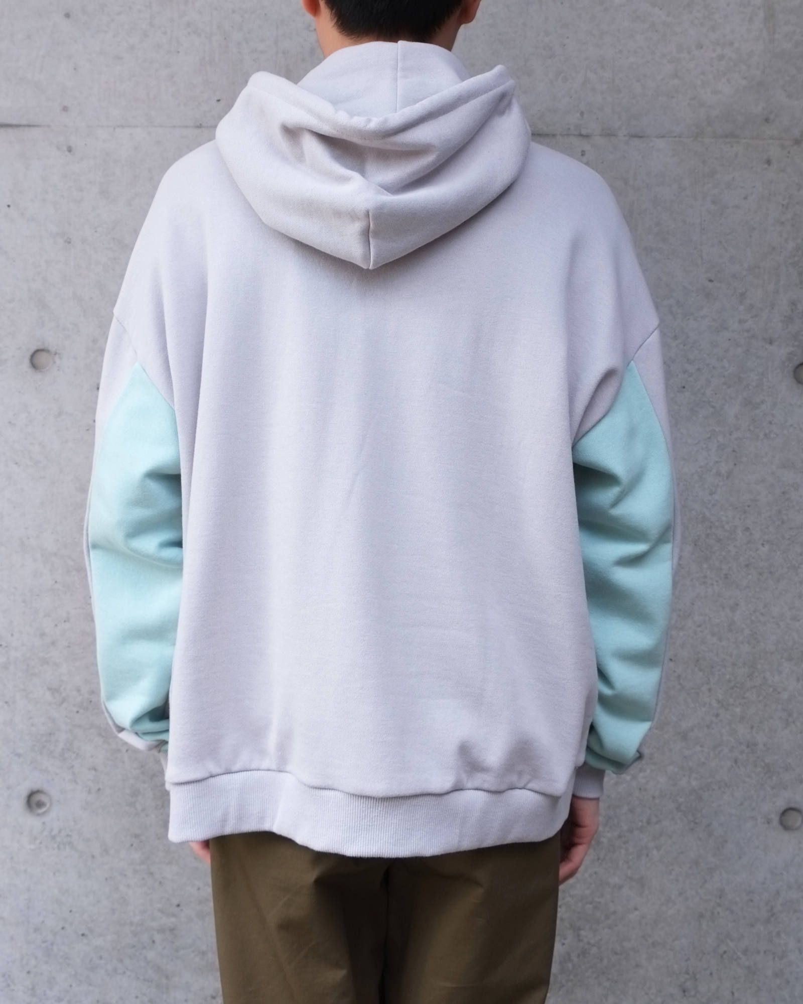 Line Hoodie