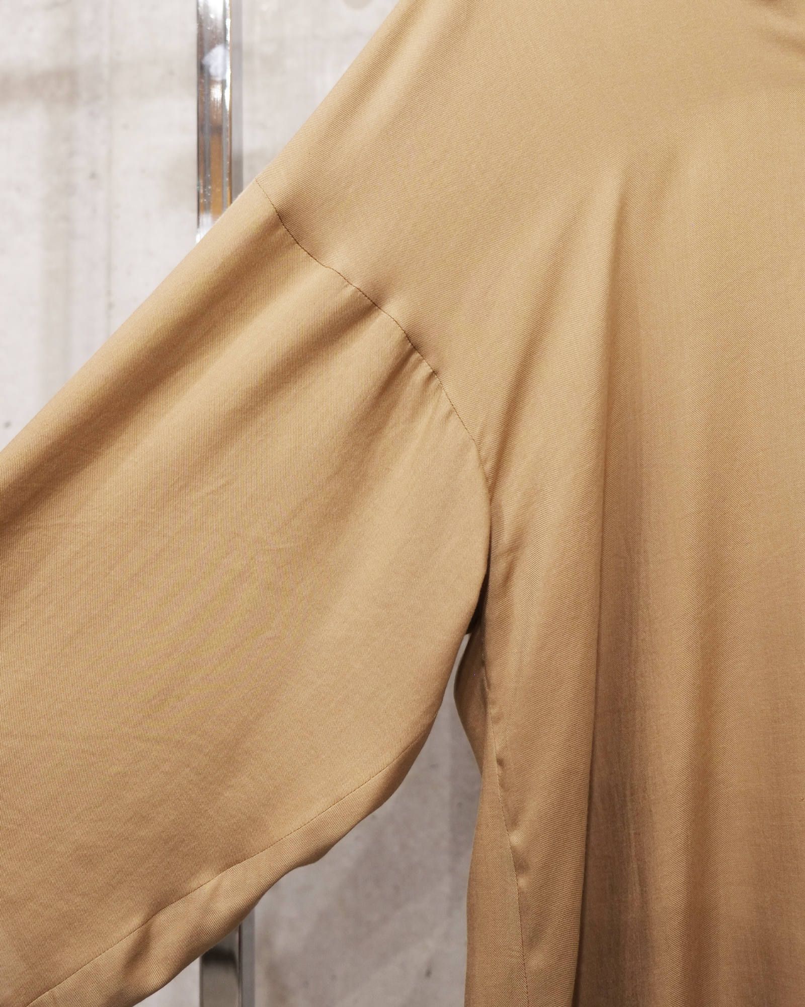kimono sleeve shirts.