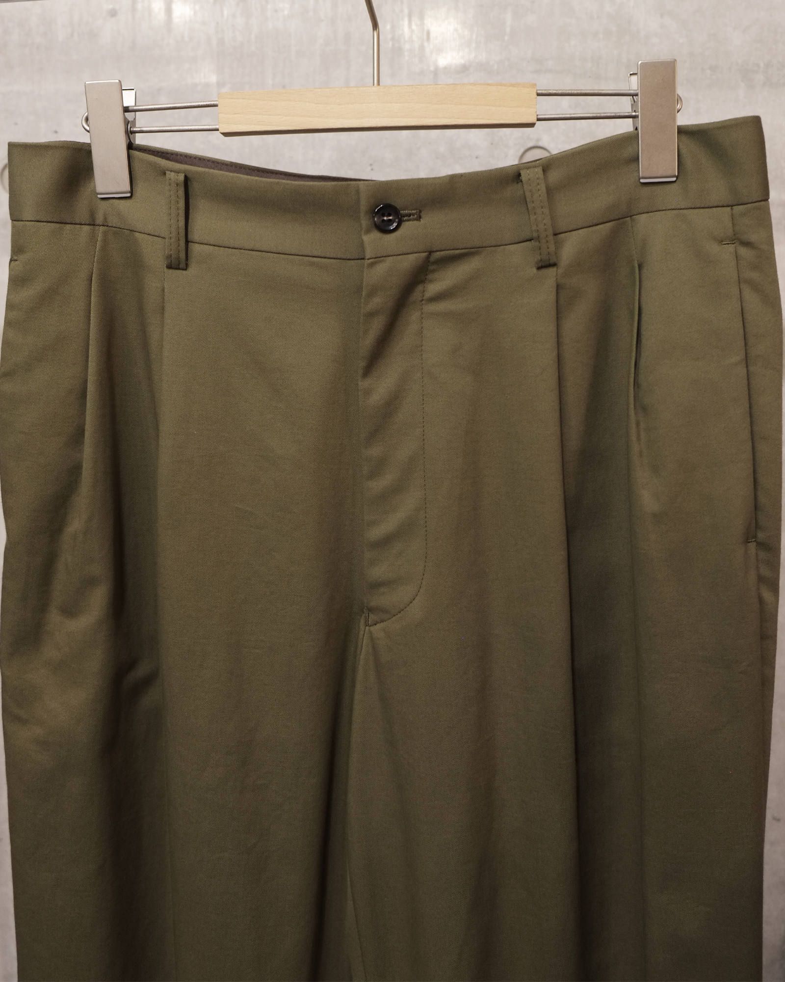 Hi wast wide trousers.
