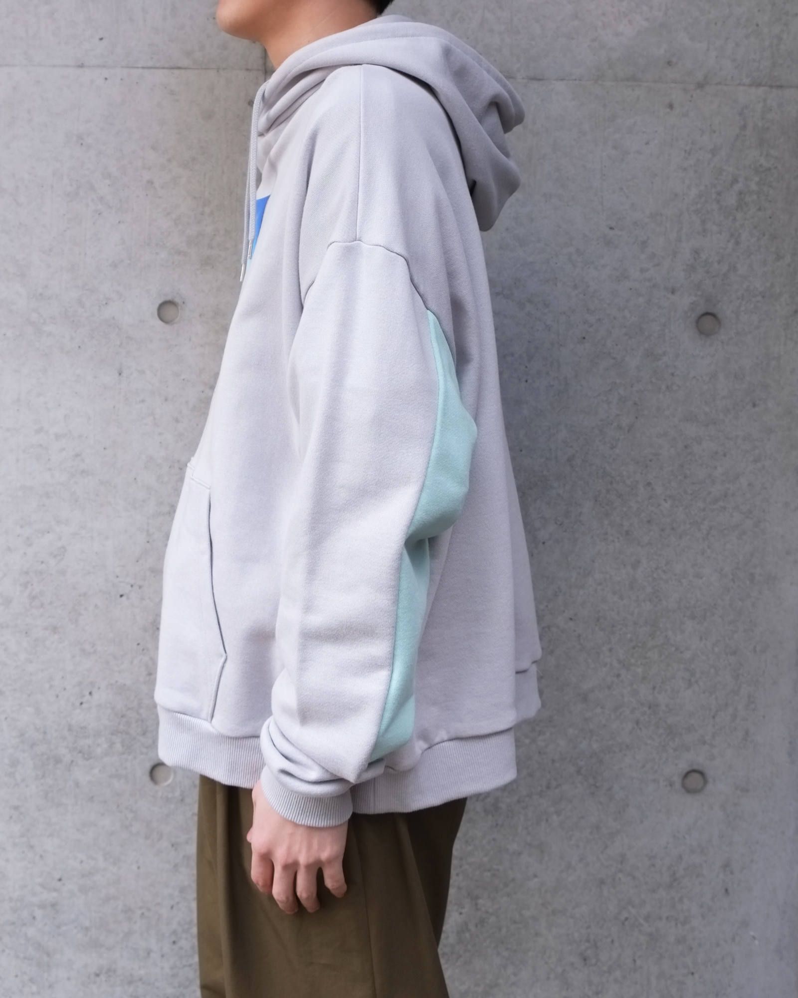Line Hoodie